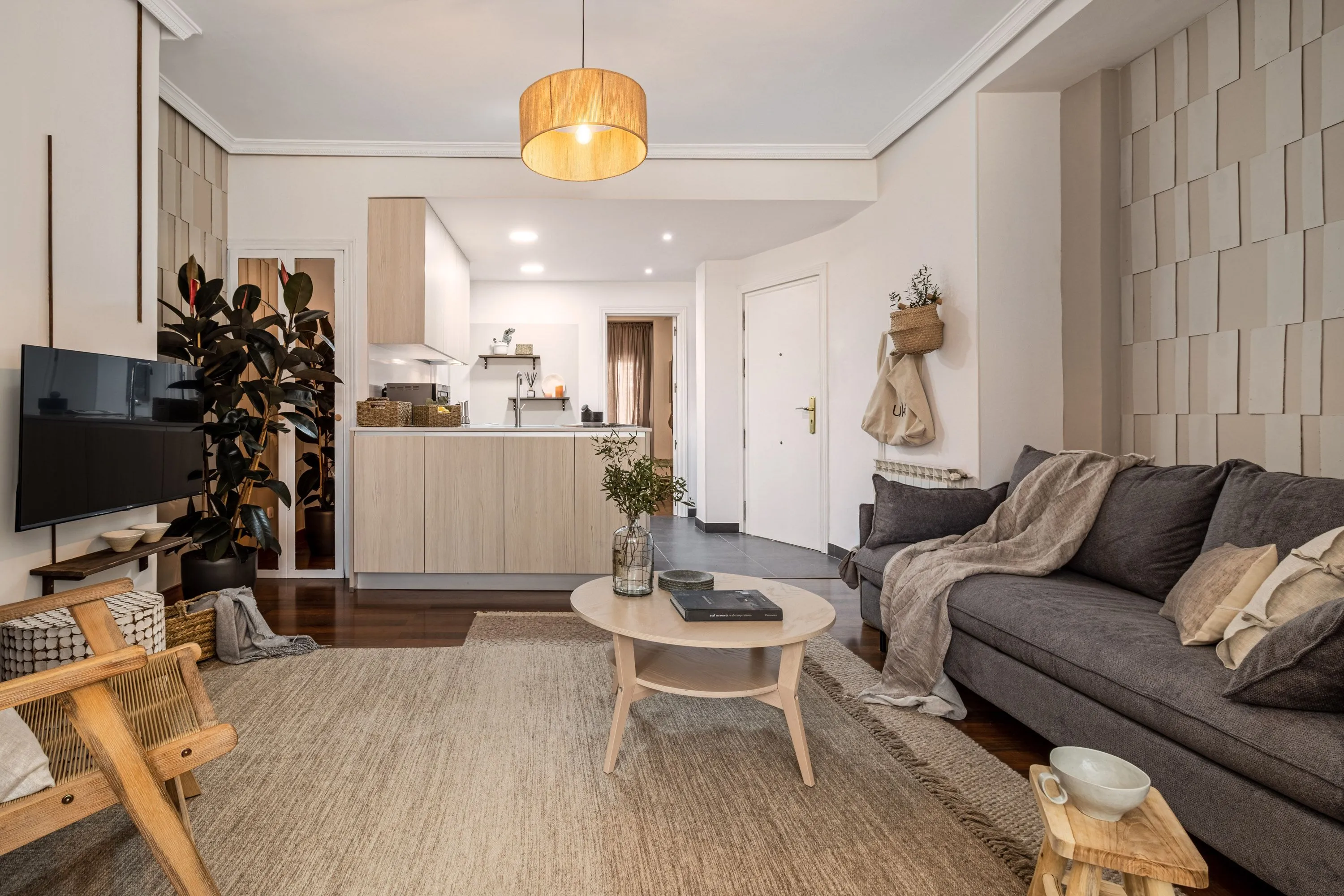 Modern Madrid Flat With Ultra-fast Wifi, Dual Monitors & Pro Workspace For Remote Work #5