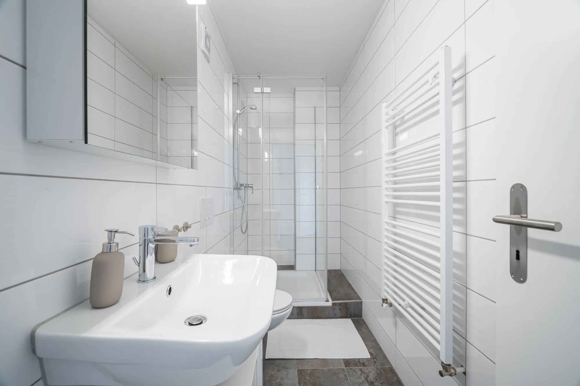 Premium Basel Flat For Remote Work - Bright 2-bedroom Long-term Stay #2