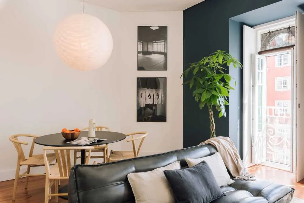 Chic Lisbon Flat With High-speed Internet & Professional Home Office Setup #3