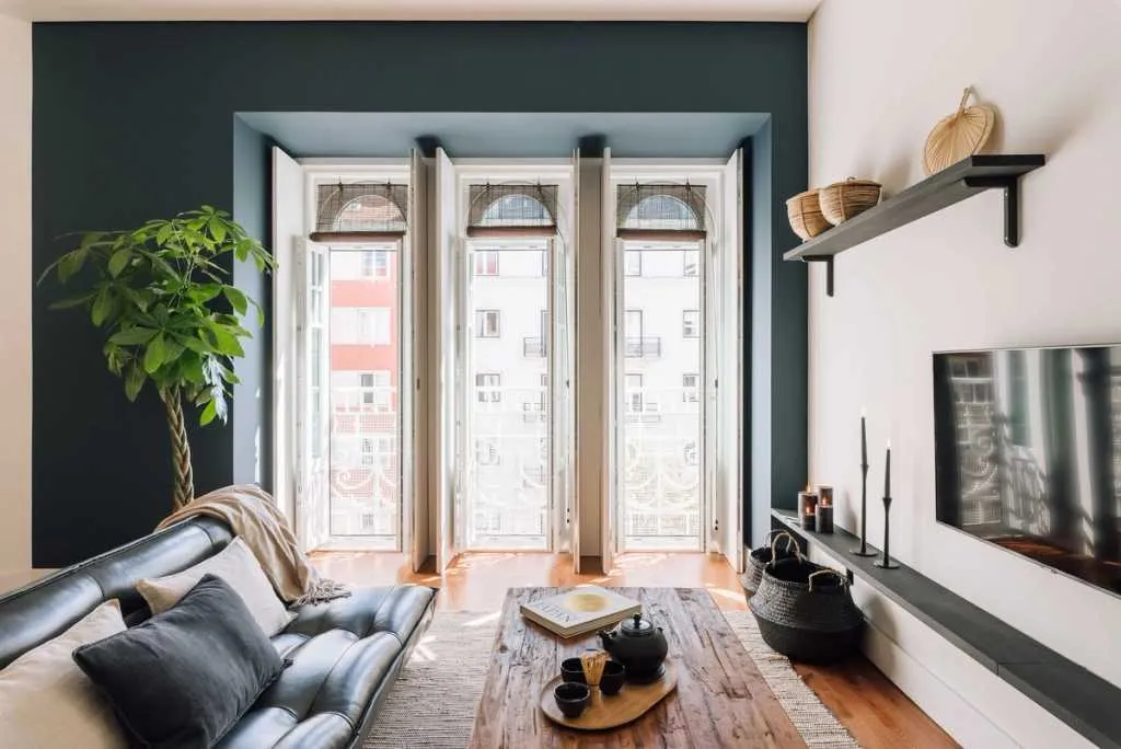 Chic Lisbon Flat With High-speed Internet & Professional Home Office Setup #2