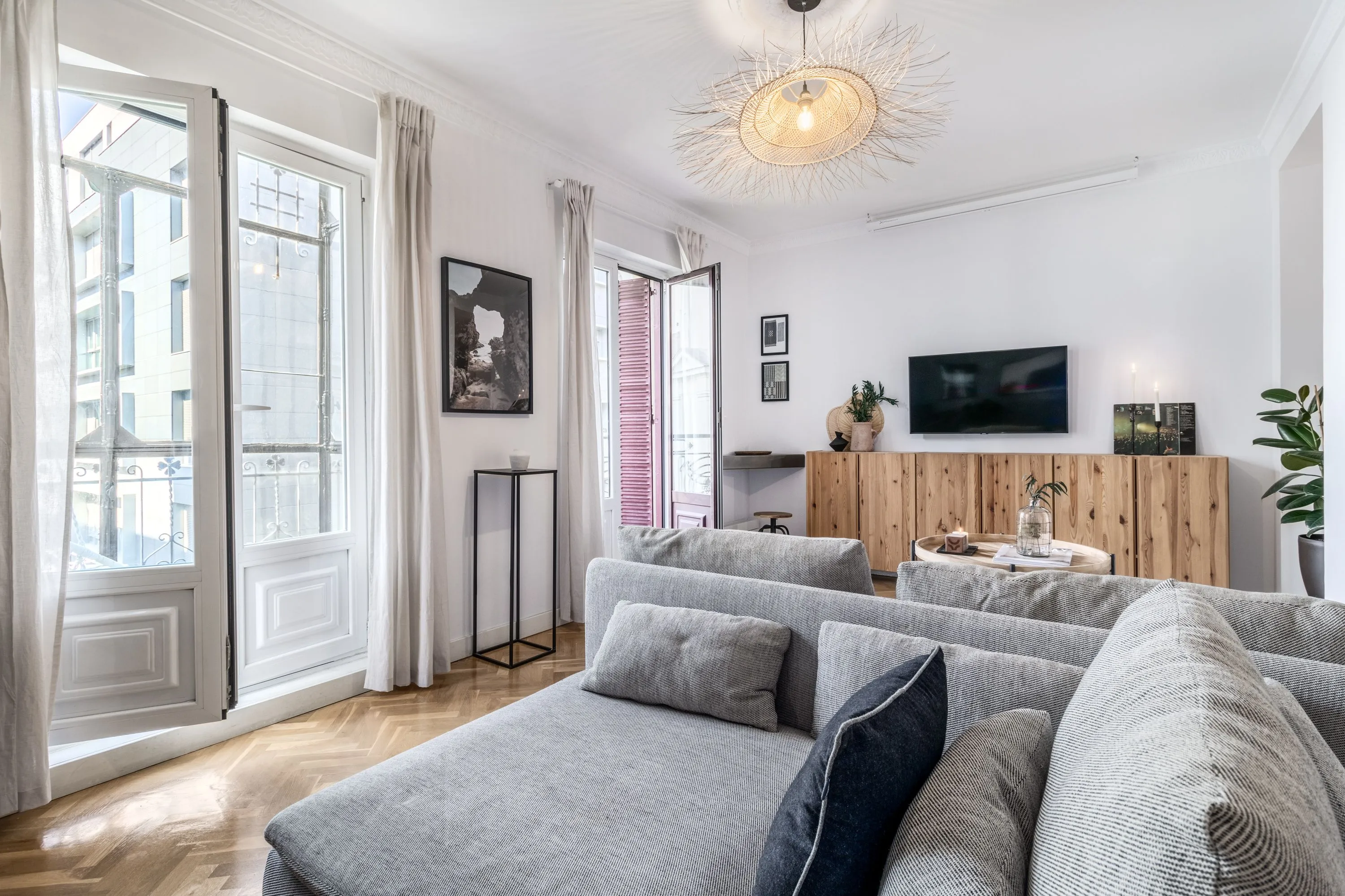Trendy Madrid Flat With High-speed Fiber & Pro Home Office For Digital Nomads #5