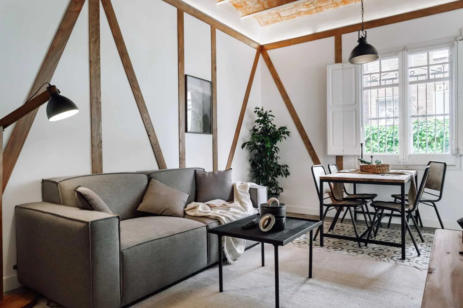 Spacious Barcelona Flat With Pro Video & Audio Setup For Remote Work Enthusiasts #2