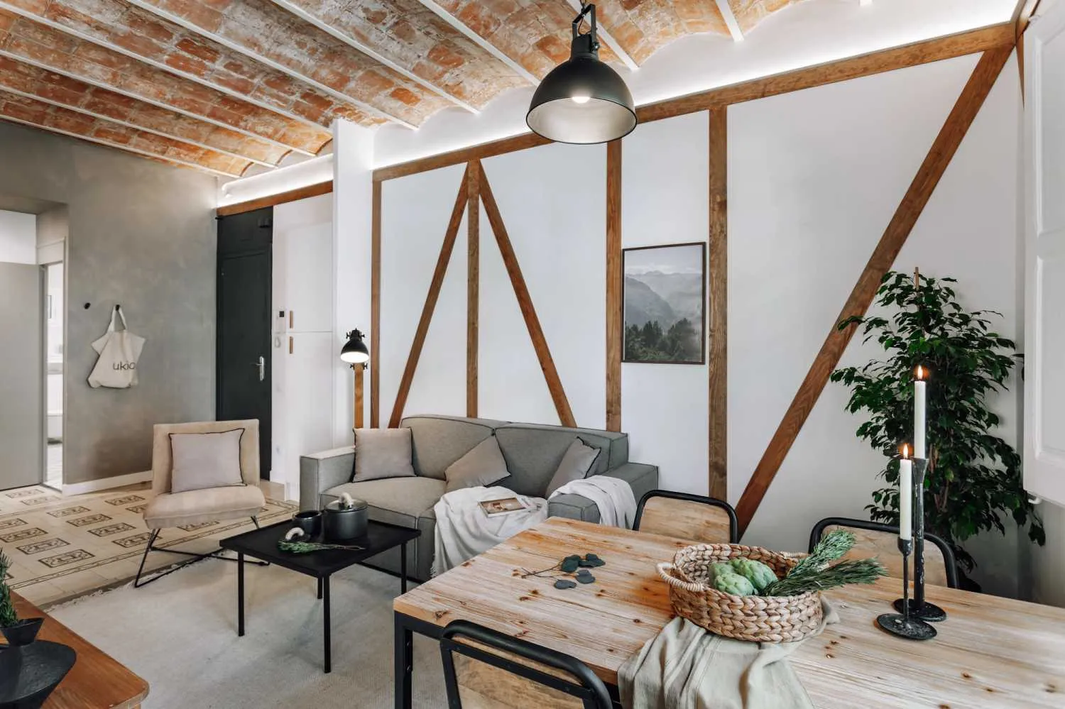 Spacious Barcelona Flat With Pro Video & Audio Setup For Remote Work Enthusiasts #3