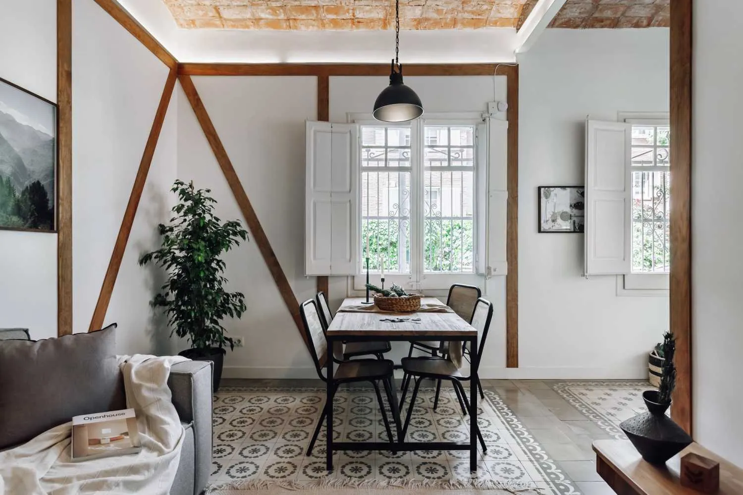 Spacious Barcelona Flat With Pro Video & Audio Setup For Remote Work Enthusiasts #4