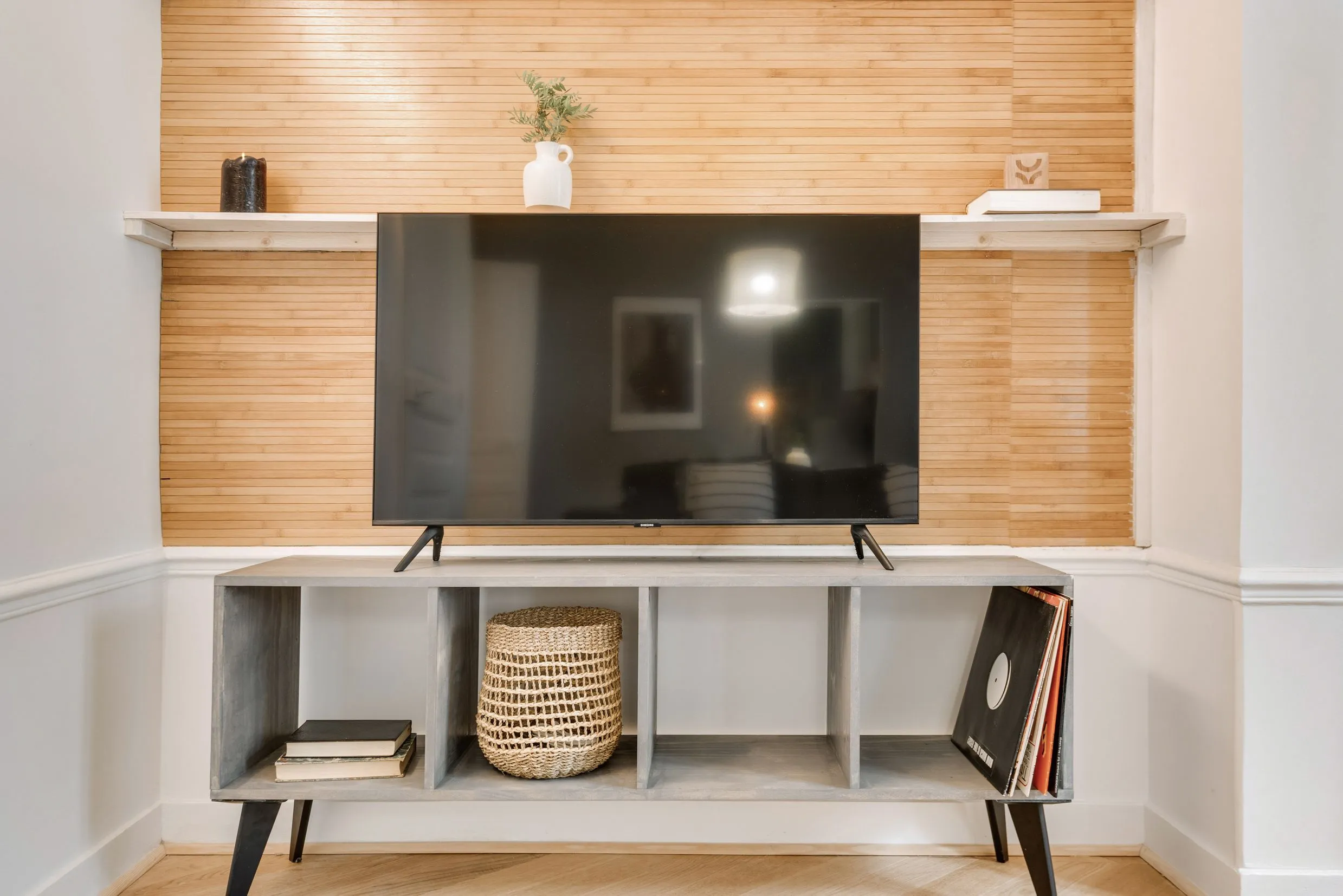 Stylish 62m2 Paris Flat With High-speed Fiber & Professional Home Office Setup #5