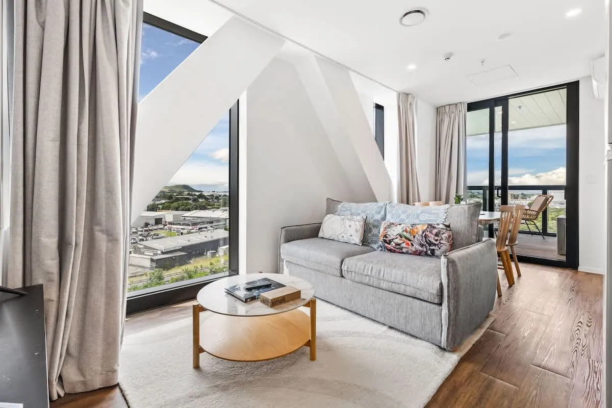 Stylish Auckland City Flat - Efficient 1br With Dedicated Home Office & Parking