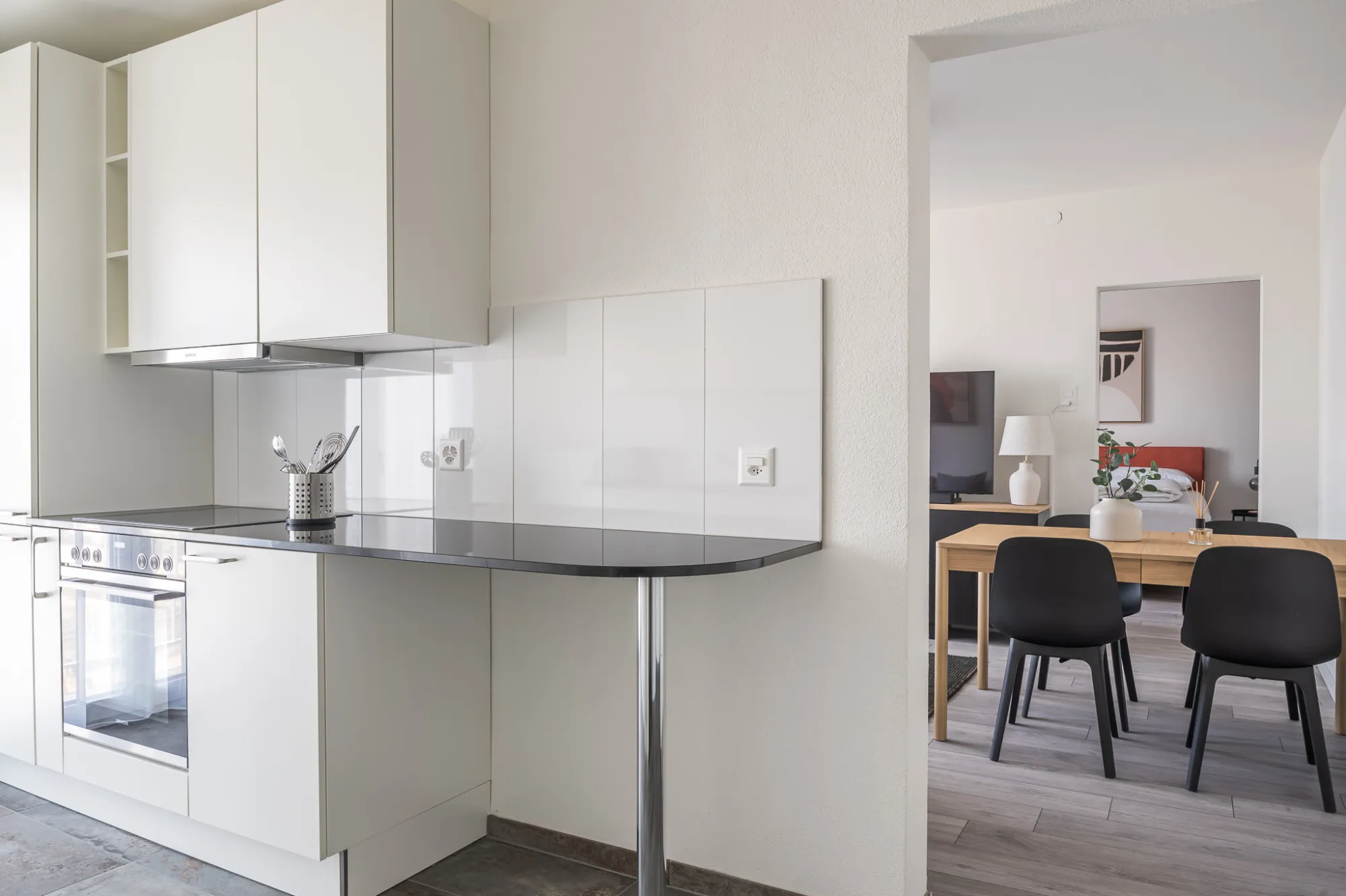 Sleek 47m2 Basel Flat With Dedicated Home Office For Remote Work #4