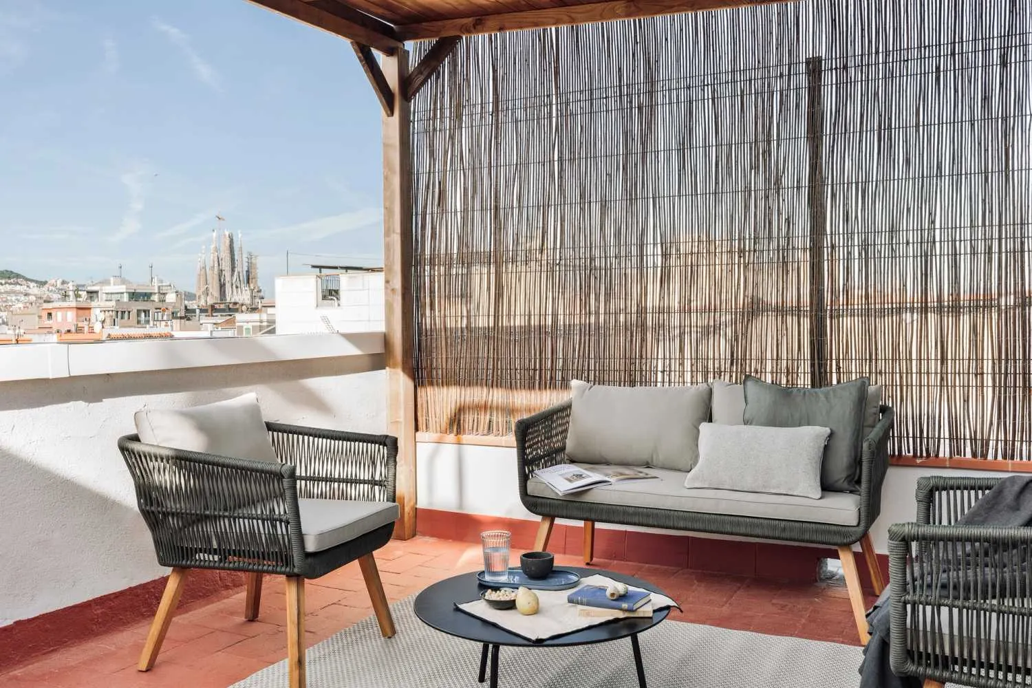 Cozy Barcelona Flat With Gigabit Internet & Pro Workspace For Digital Nomads #2
