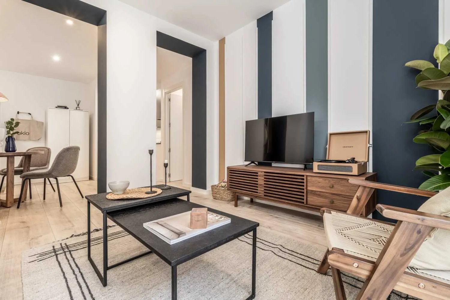 Stylish Madrid Apartment With Gigabit Internet & Pro Work Setup For Digital Nomads #5