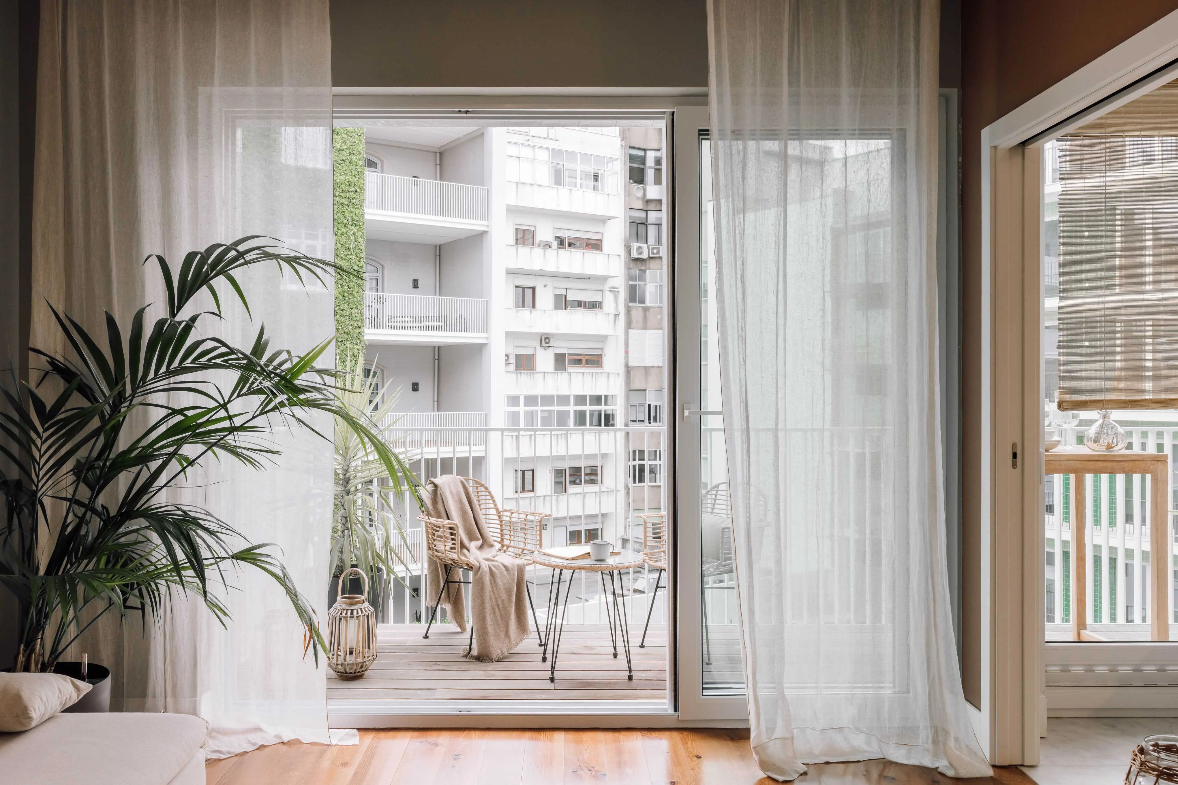 Luxurious Lisbon Flat With Gigabit Internet & Pro Home Office For Remote Work #2