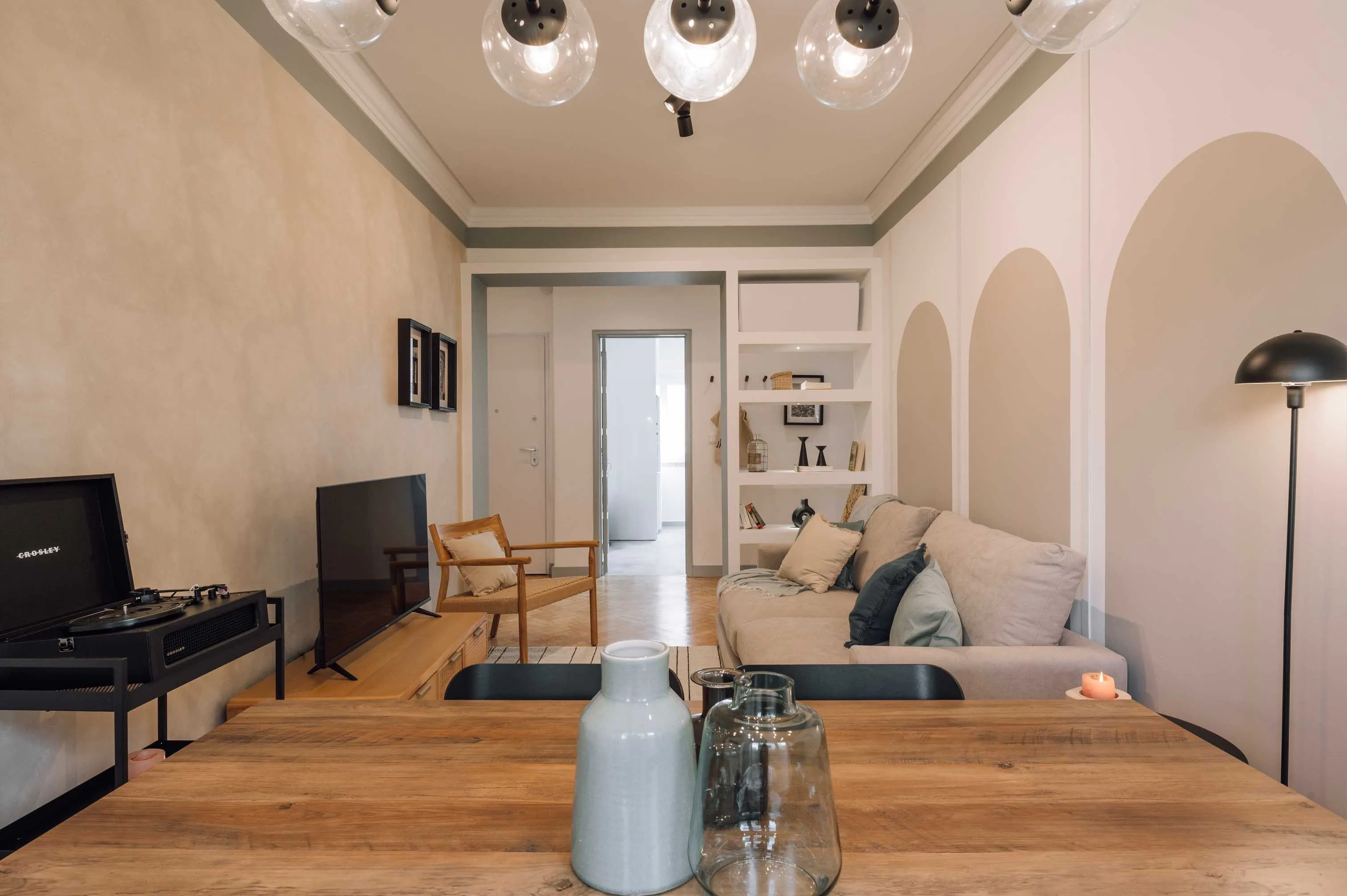 Modern Lisbon Flat With Ultra-fast Wifi And Ergonomic Home Office Setup #4