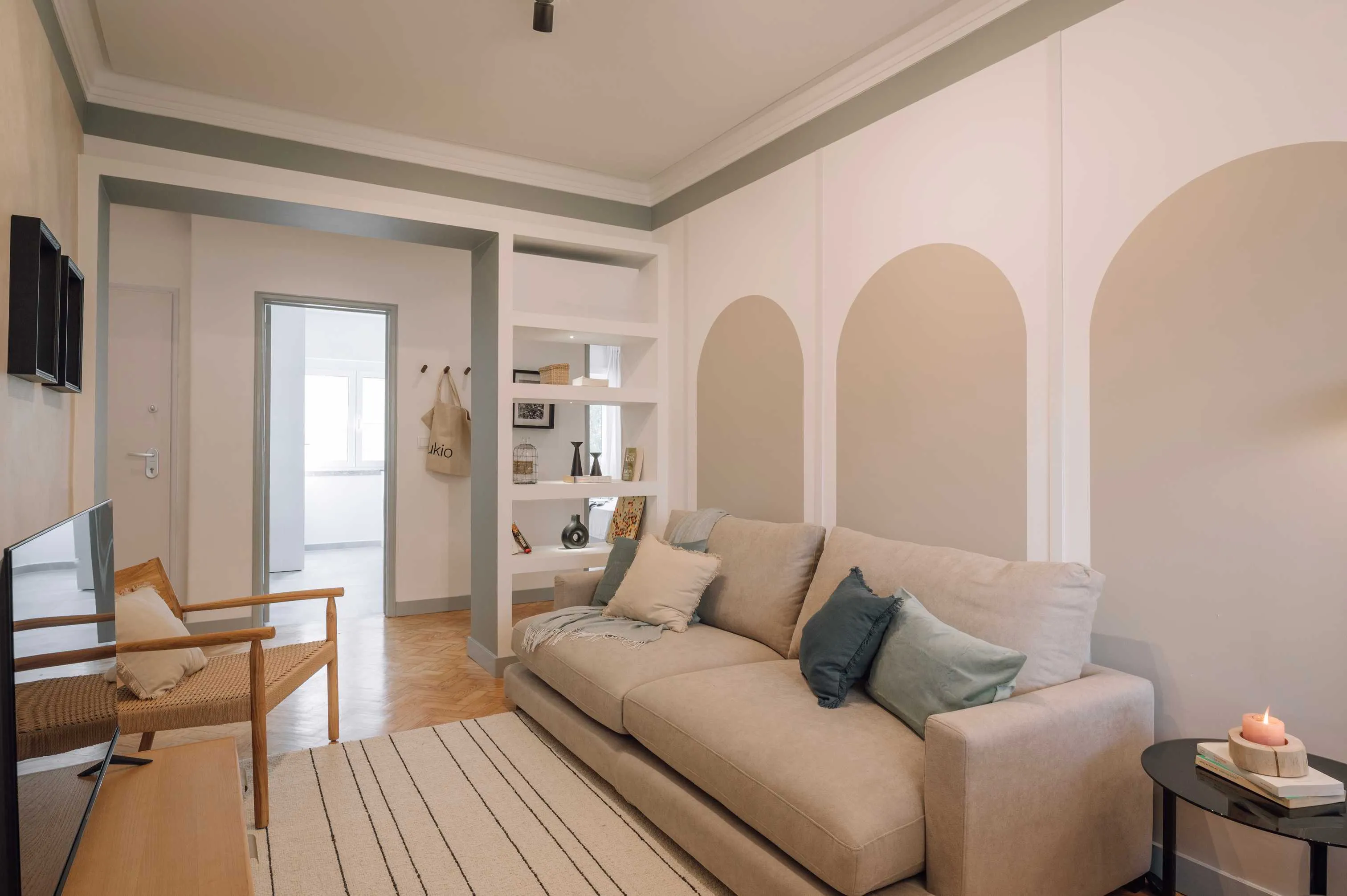 Modern Lisbon Flat With Ultra-fast Wifi And Ergonomic Home Office Setup #5