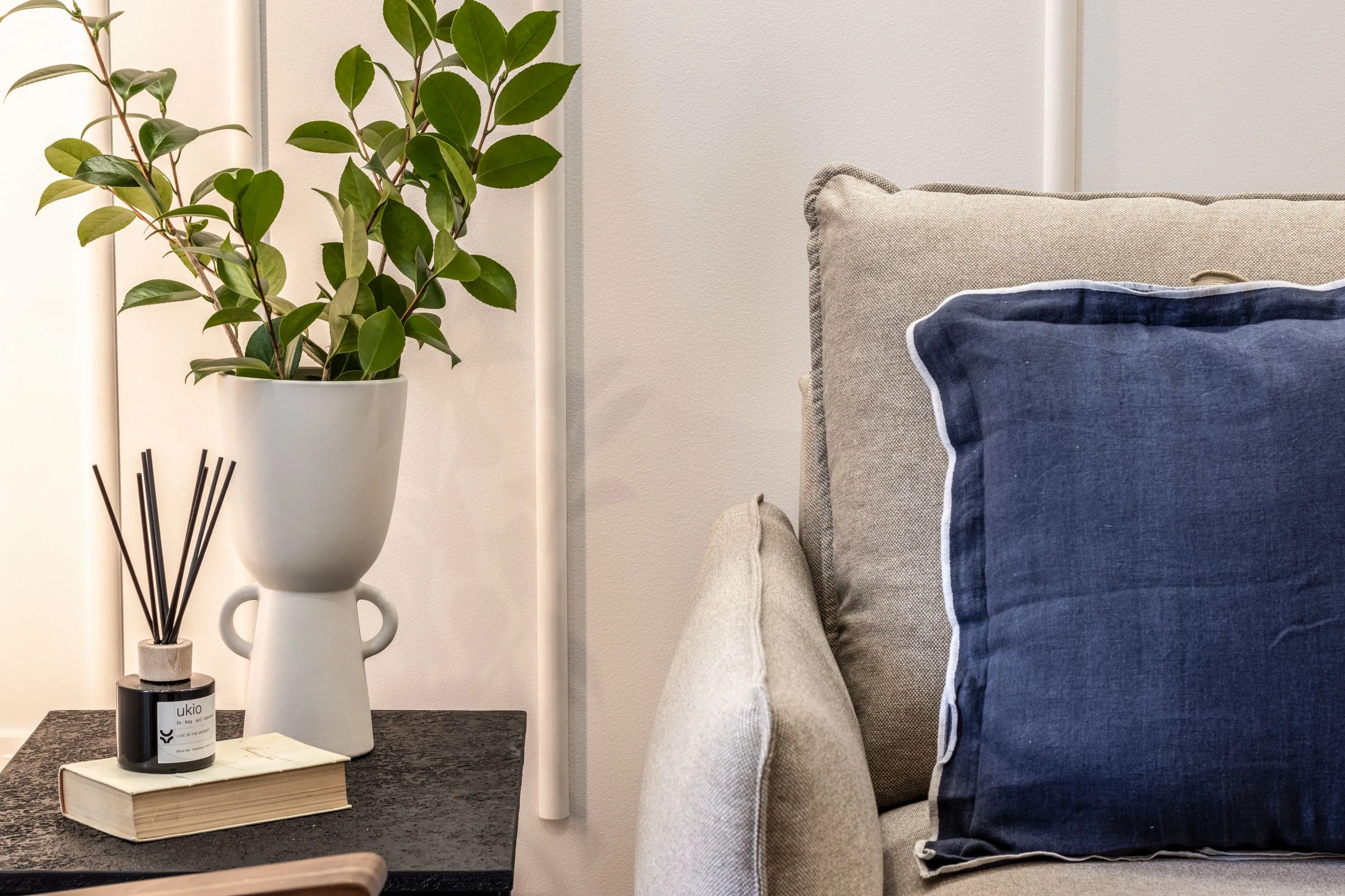 Contemporary Madrid Flat With High-speed Fiber & Pro Work Setup For Digital Nomads #5