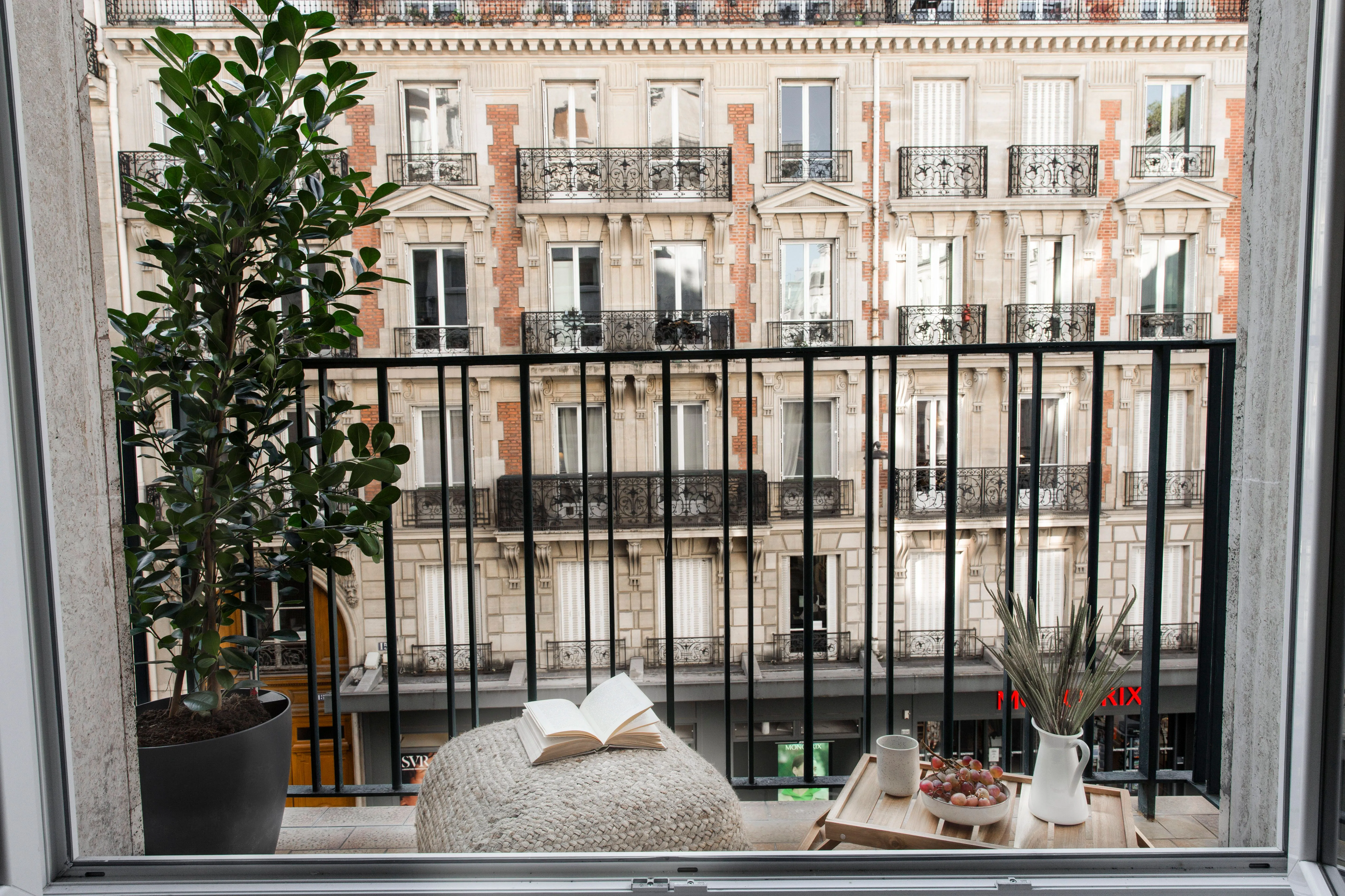 Spacious Paris Flat With Private Office, Ultra-fast Wifi & Balcony For Remote Work #4