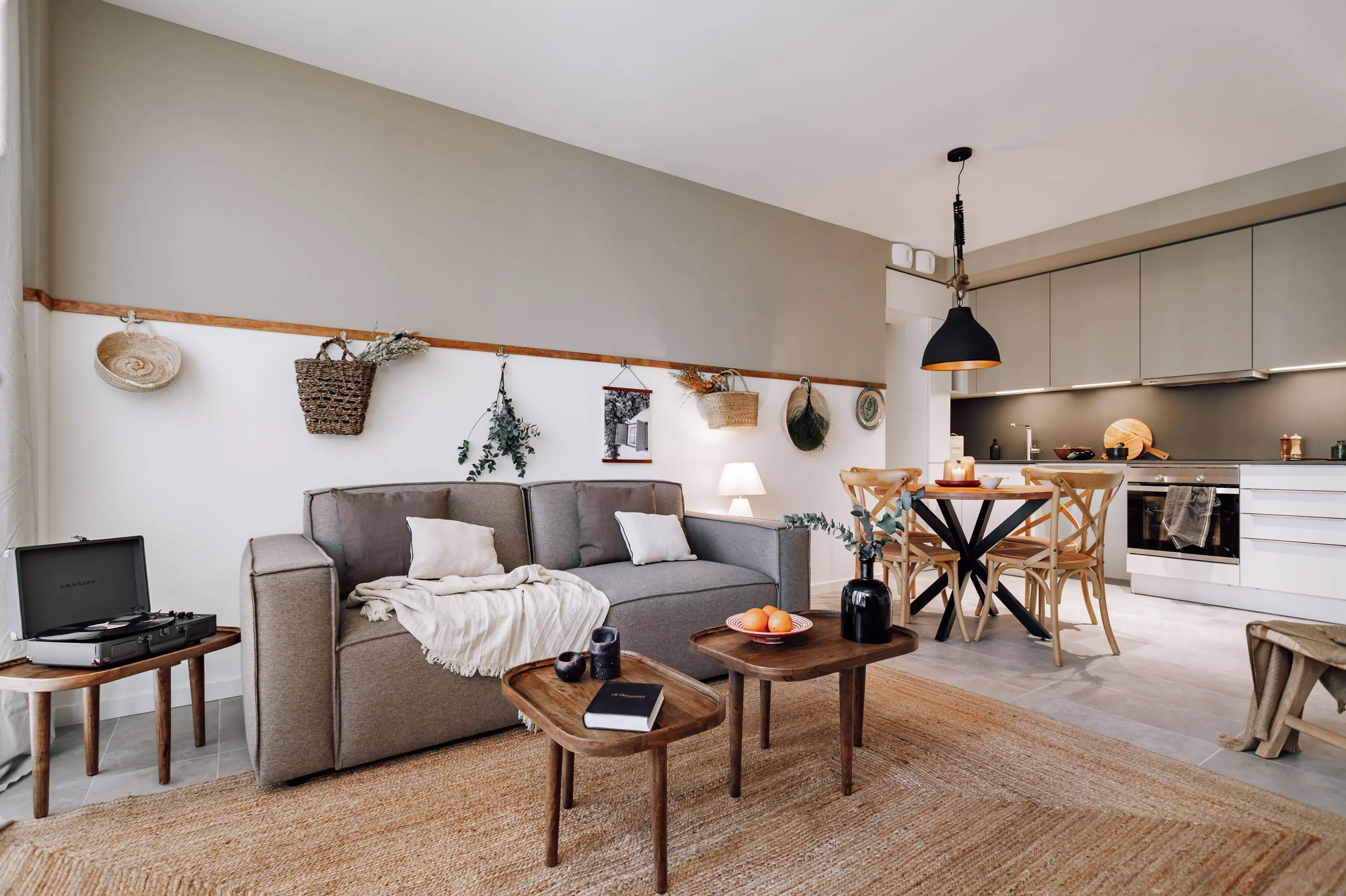 Elegant 58m2 Barcelona Flat With Pro Workstation & High-speed Internet For Remote Professionals #5