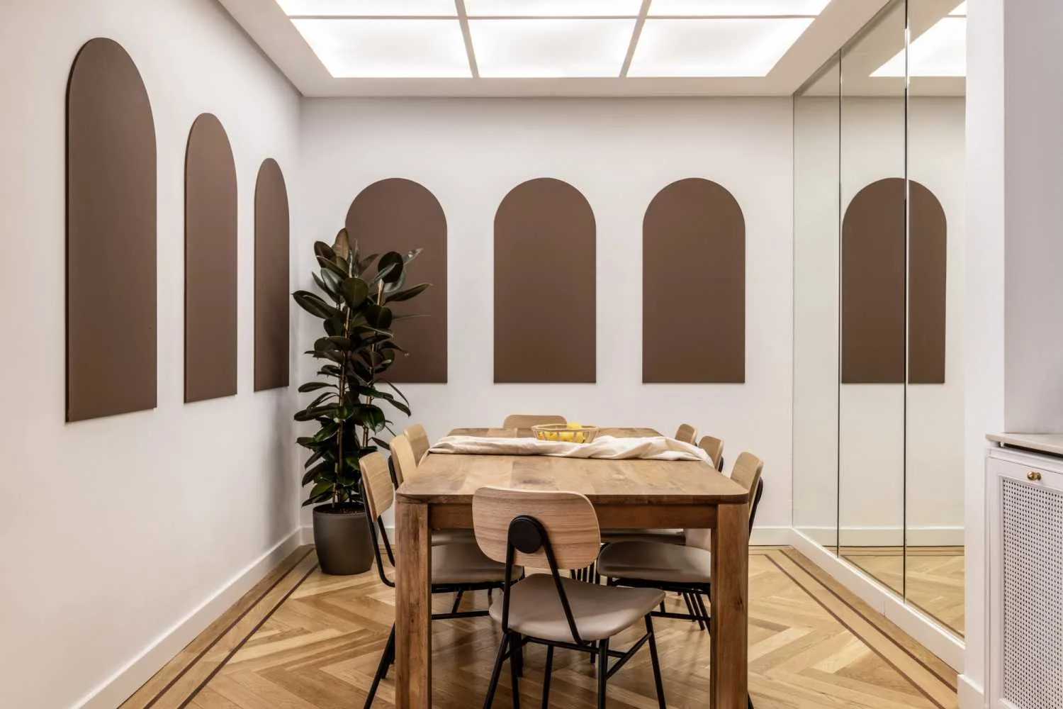 Extensive Rooftop Apartment With Gigabit Internet & Pro Streaming Setup In Madrid #5