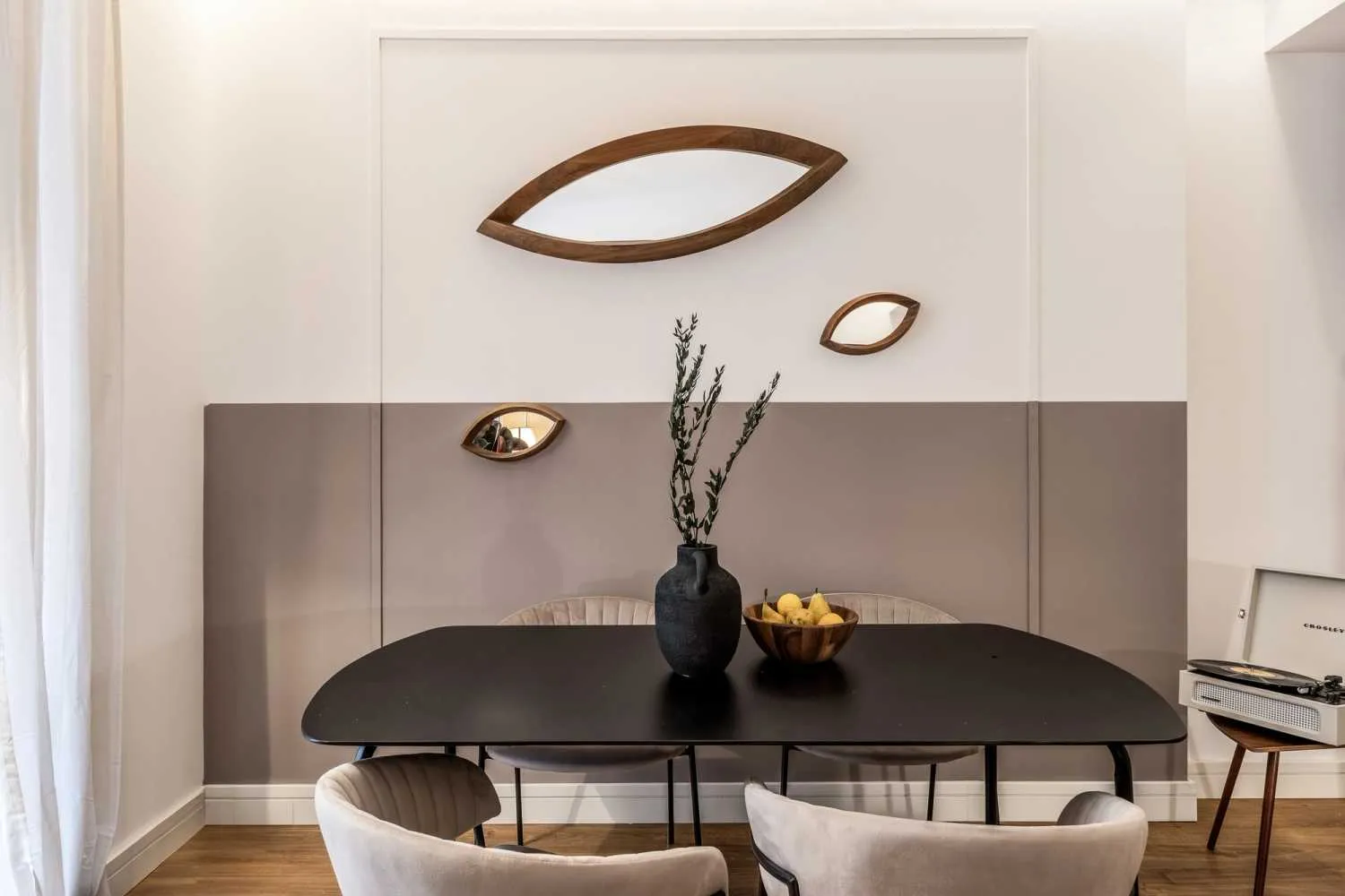 Elegant Madrid Apartment With Gigabit Internet & Pro Home Office Setup For Remote Work #5