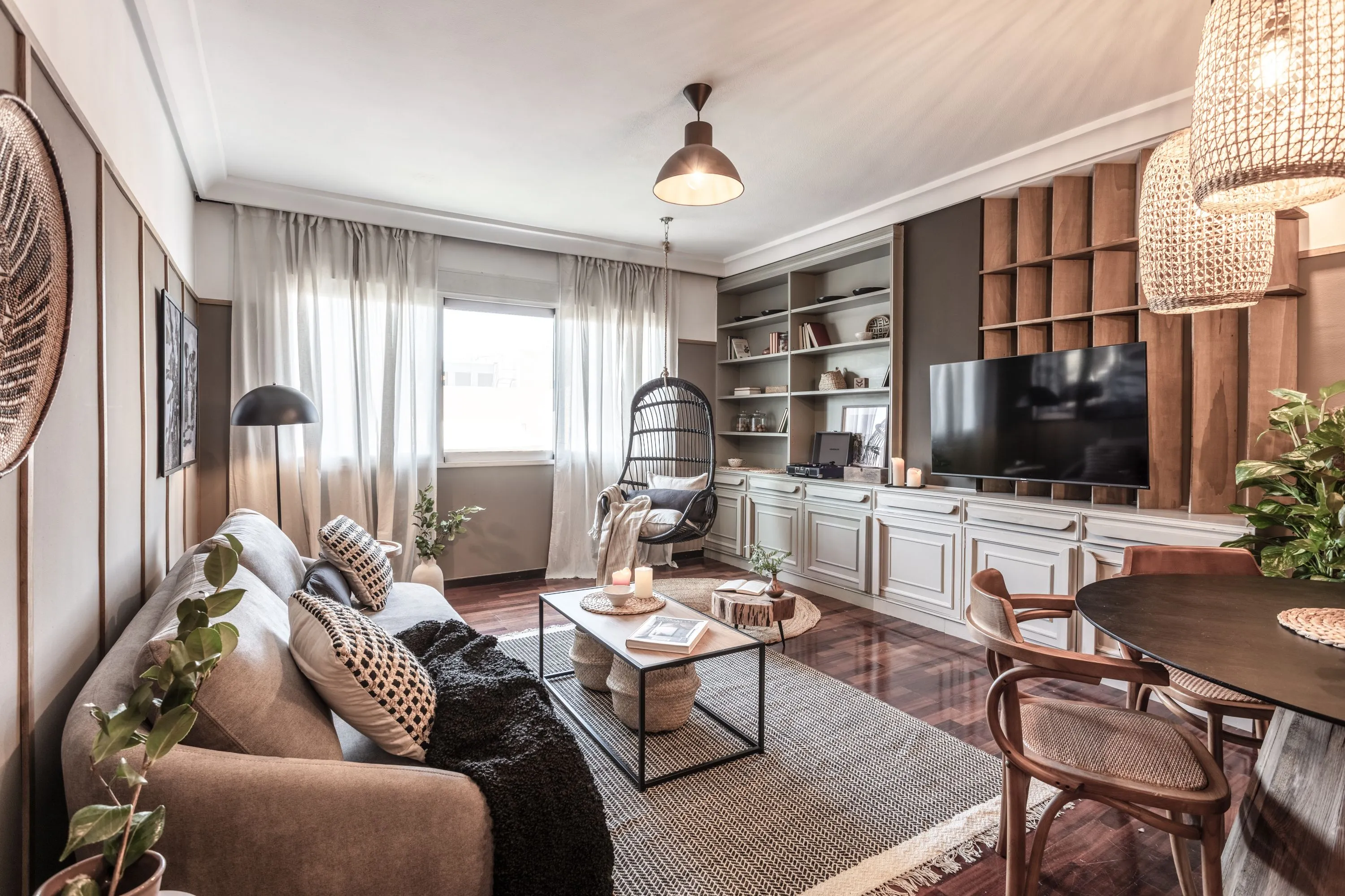 Trendy Madrid Flat With Gigabit Internet & Pro Home Office Setup For Digital Nomads #4