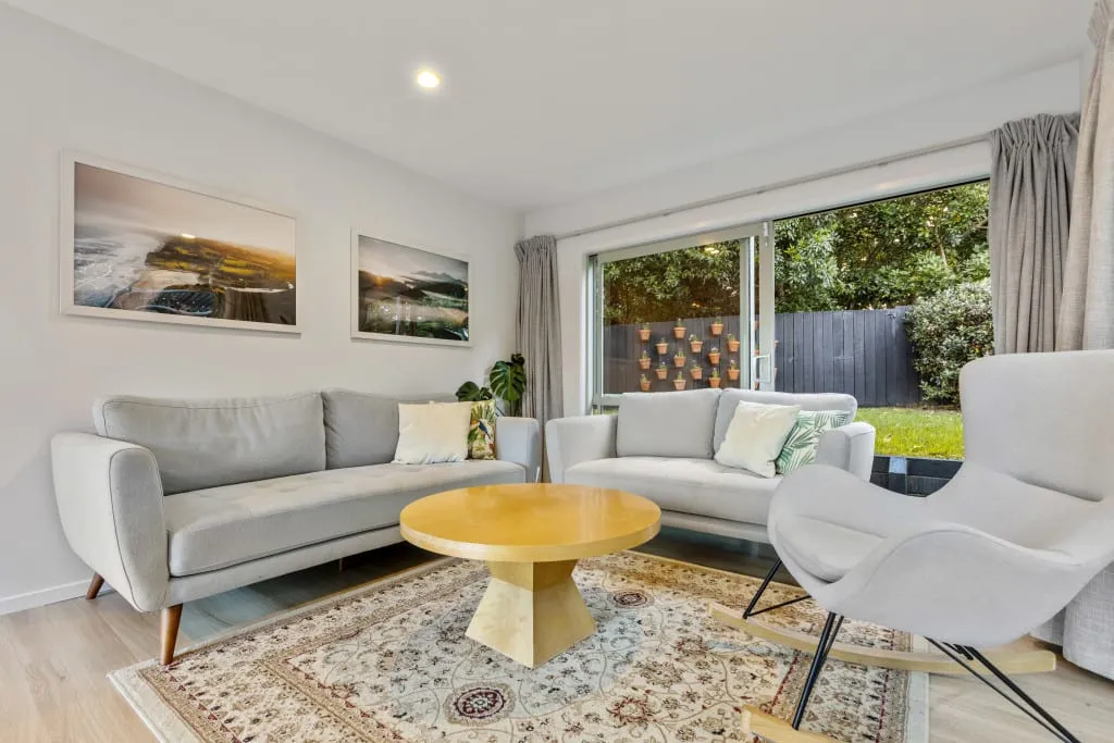 Stylish 3-br Auckland Flat With Dedicated Home Office And Efficient Layout #3