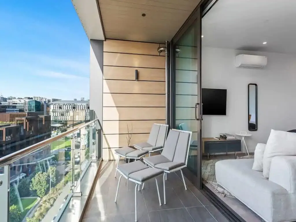 Sophisticated Compact Studio - Work-ready Desk & Fast Wifi In Wynyard Quarter, Auckland #3