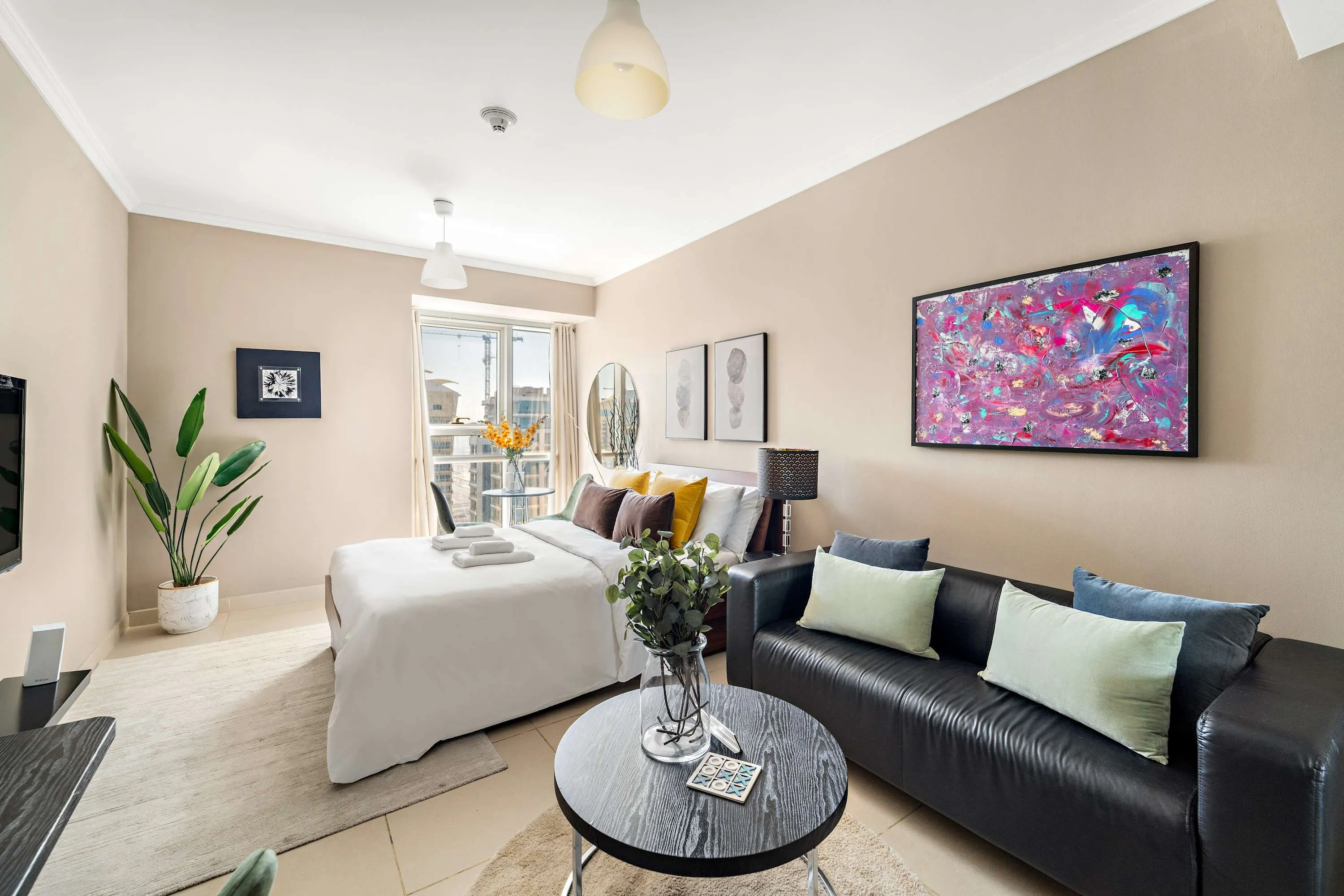Sophisticated 35m2 Dubai Design Studio With A Dedicated Home Office In West Lake District #3
