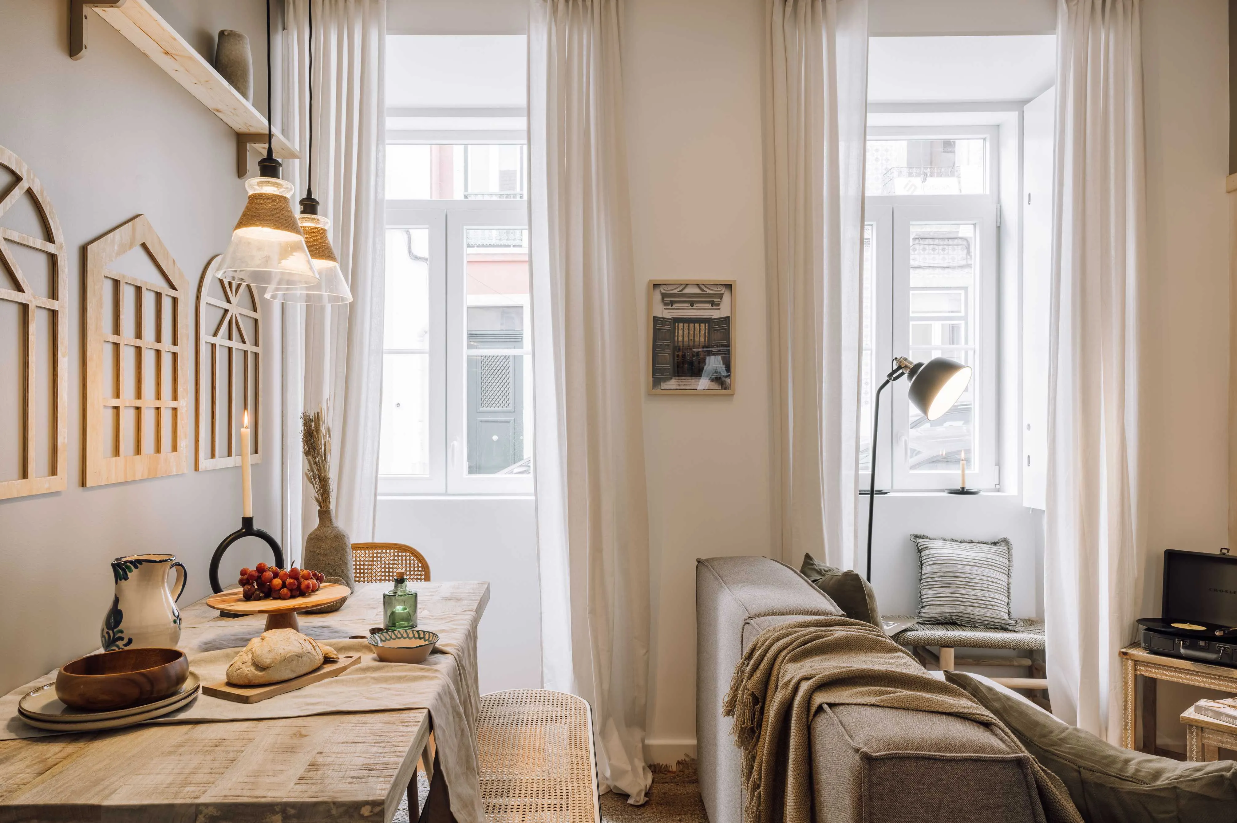 Upscale Lisbon Flat With Dual Monitors & Streaming Setup For Remote Work #5