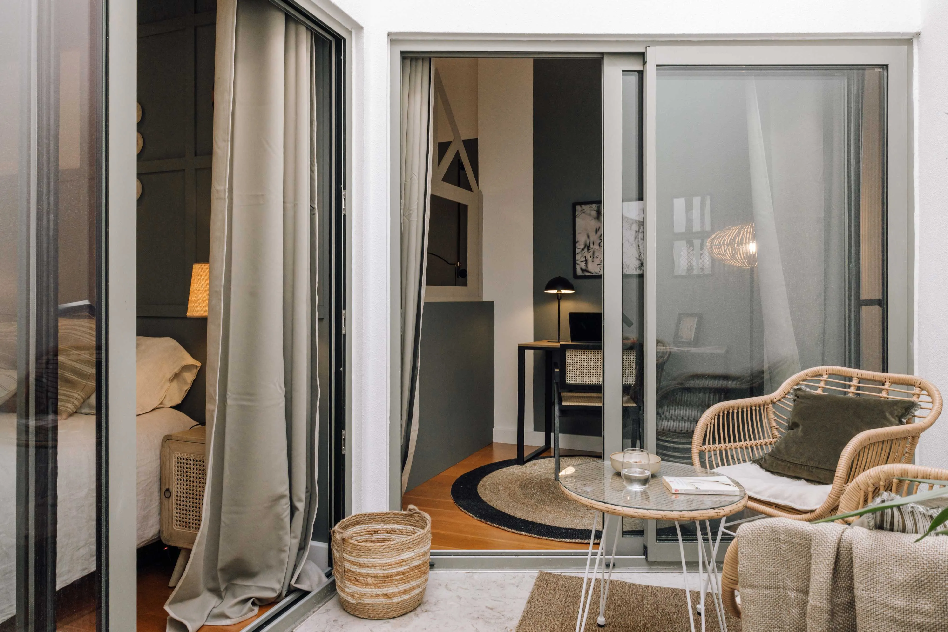 Upscale Lisbon Flat With Dual Monitors & Streaming Setup For Remote Work #2