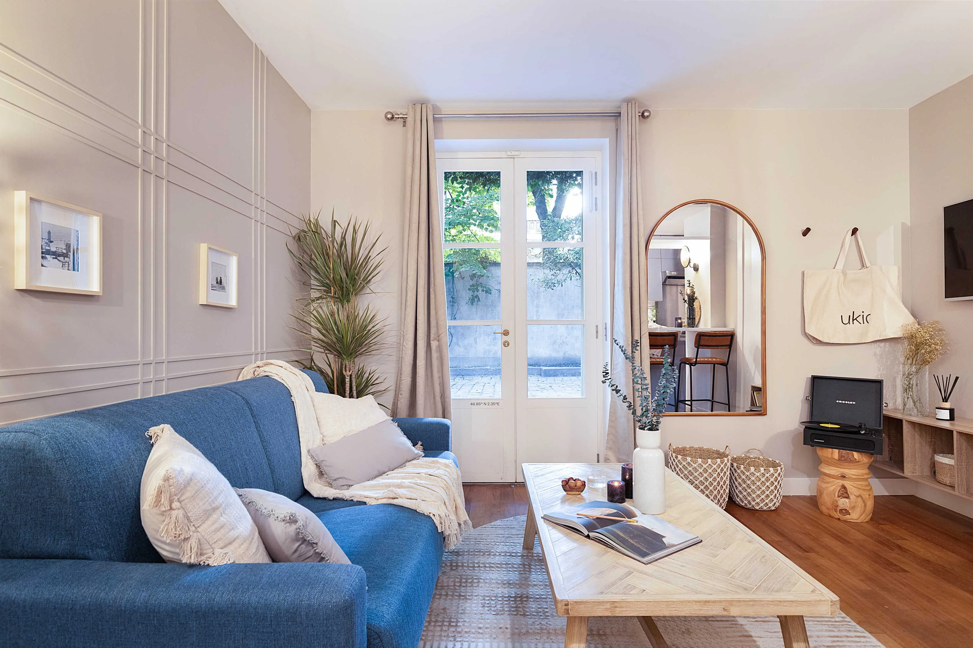 Sophisticated Parisian 42m2 Flat With Gigabit Internet, Dual Monitors & Pro Workspace #5