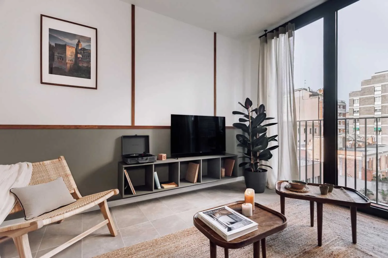 Premium Barcelona Flat With Hd Video & Ergonomic Workspace For Remote Professionals #4