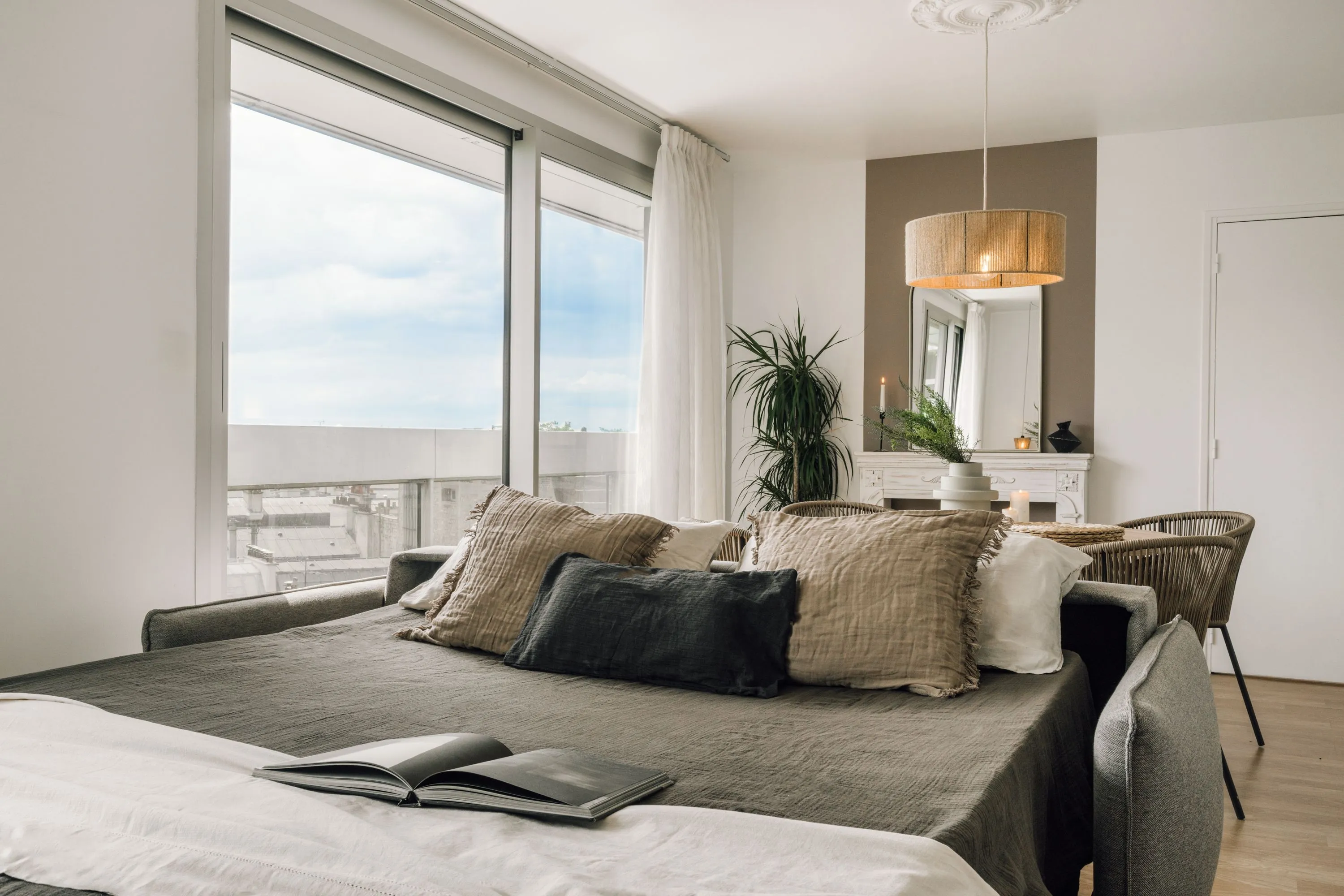 Trendy 44m2 Paris Flat With Private Office, Ultra-fast Wifi & Outdoor Space For Remote Work #3