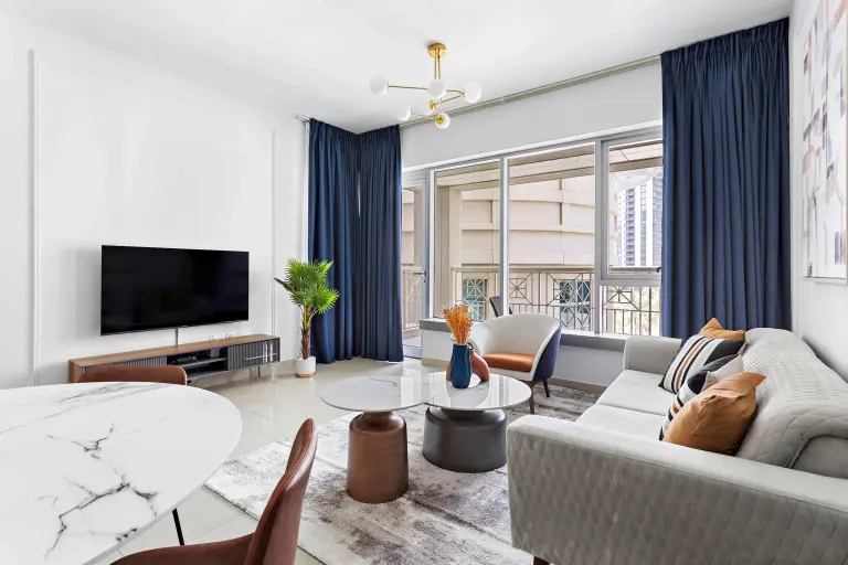 Urban Dubai Apartment With Dedicated Home Office And Modern Amenities In 29 Blvd Tower