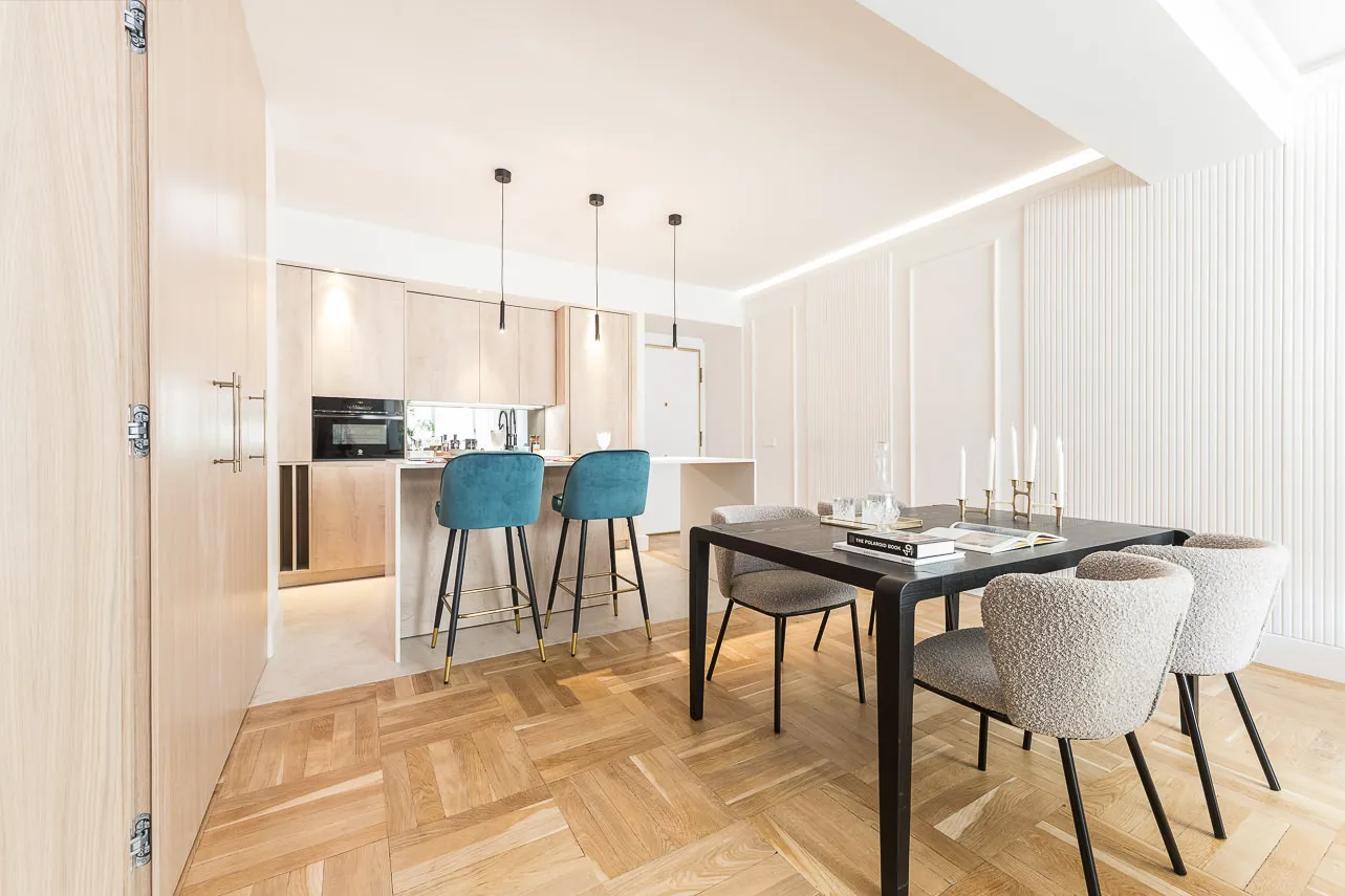 Spacious Madrid Flat With Bright Home Office And Modern Design For Remote Work #5