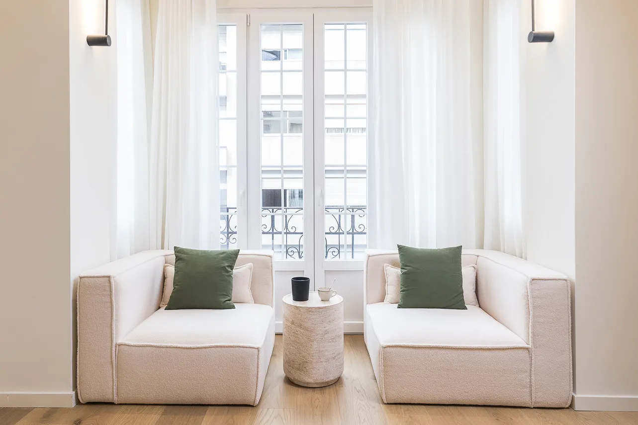Distinctive Madrid Flat With Bright Home Office And Modern Comforts For Remote Work #4