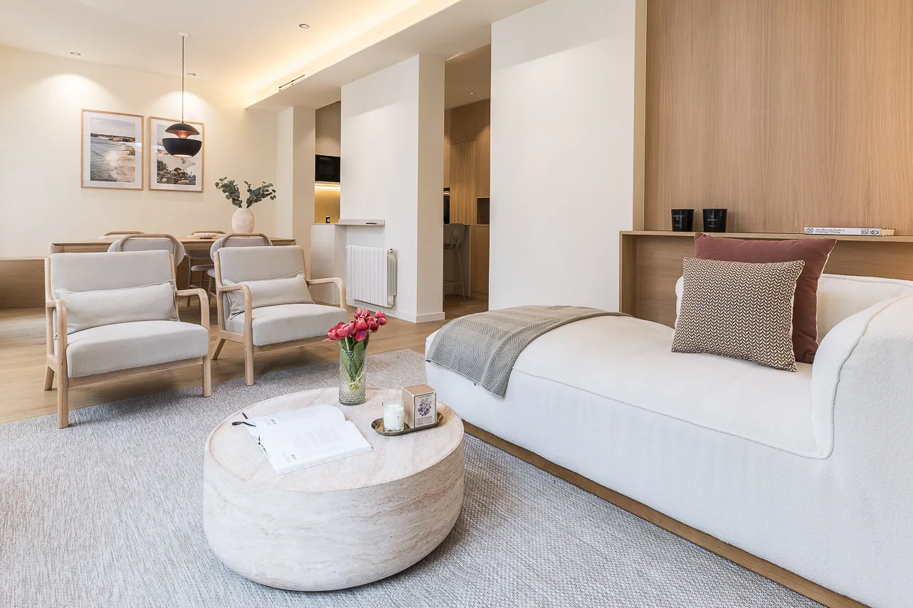 Distinctive Madrid Flat With Bright Home Office And Modern Comforts For Remote Work #3