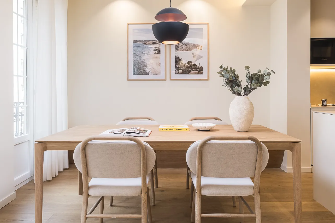 Distinctive Madrid Flat With Bright Home Office And Modern Comforts For Remote Work #5