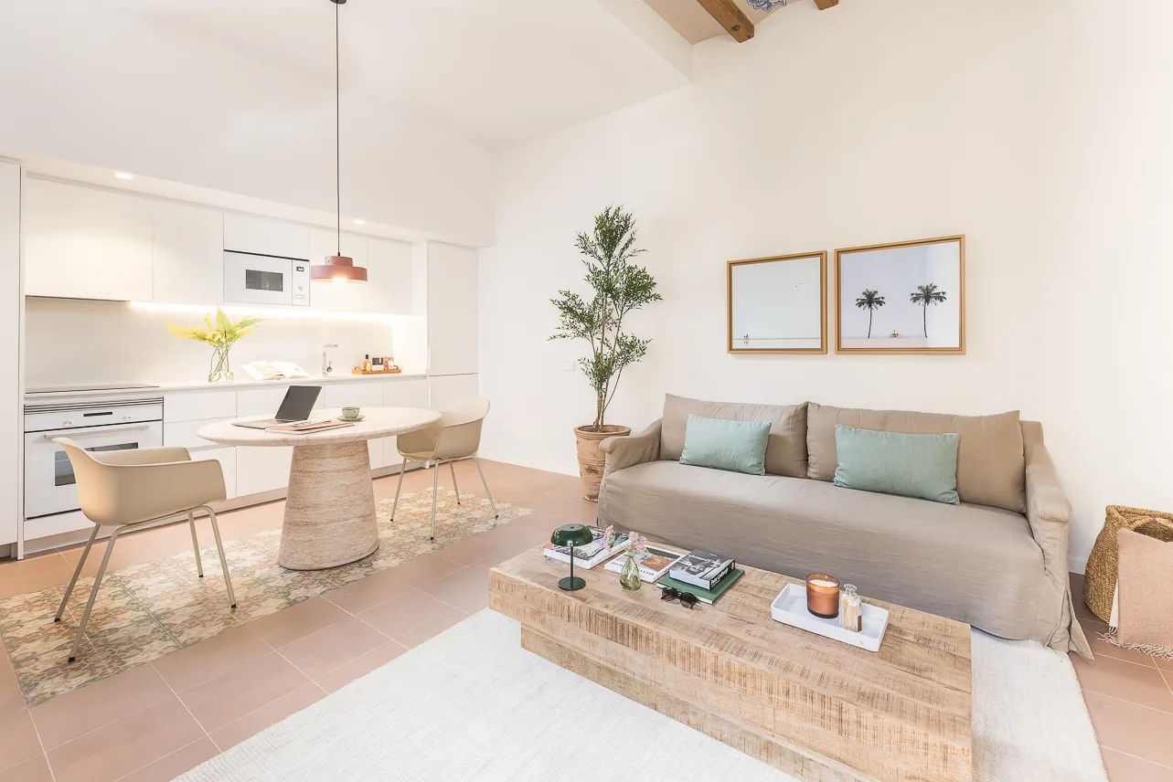 Spacious Barcelona Apartment With Dedicated Work Area For Remote Professionals #3