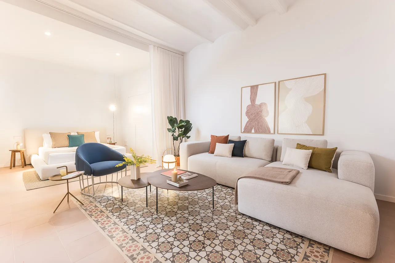 Spacious Designer Flat With Dedicated Workspace In Barcelona's City Center #5