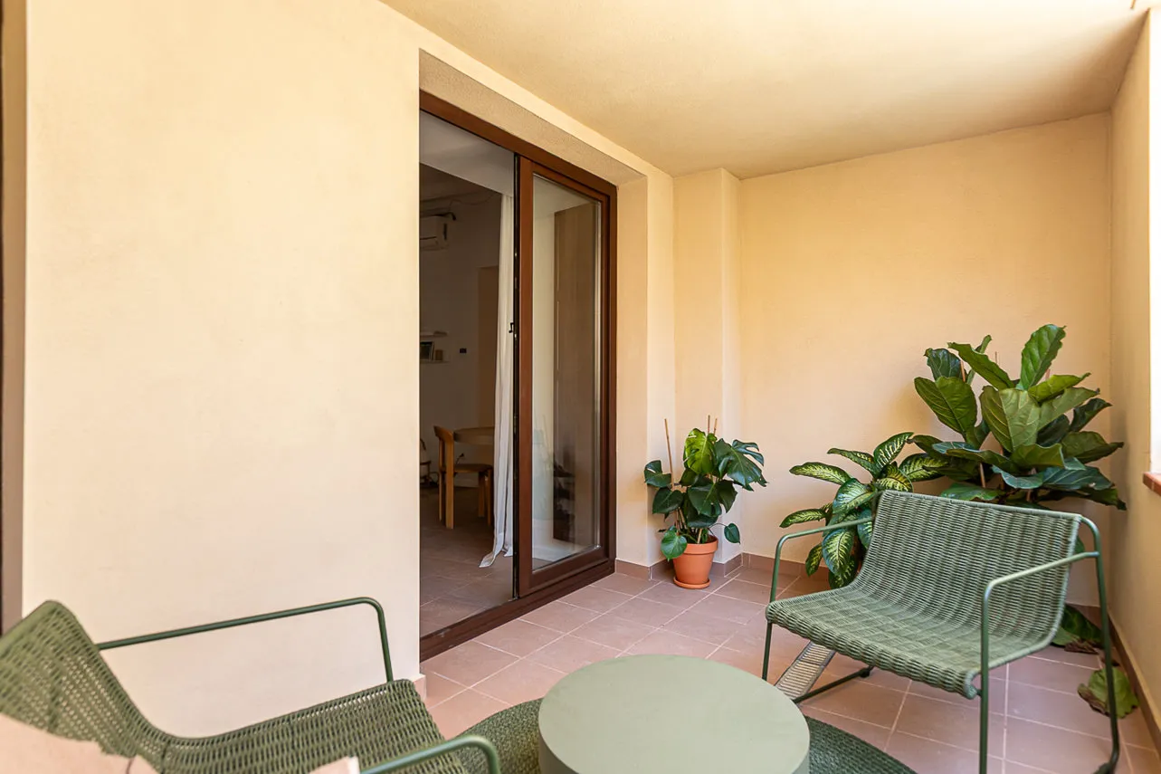 Premium Barcelona Apartment With Dedicated Home Office Space And Flexible Work Setup #3