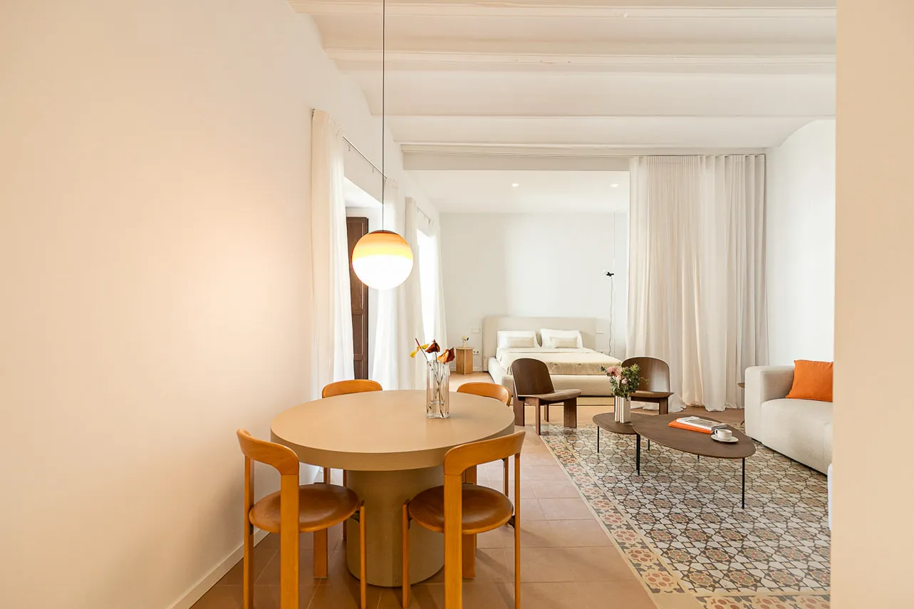 Stylish 50m2 Flat With Dedicated Home Workspace In Barcelona's Central Neighborhood #4