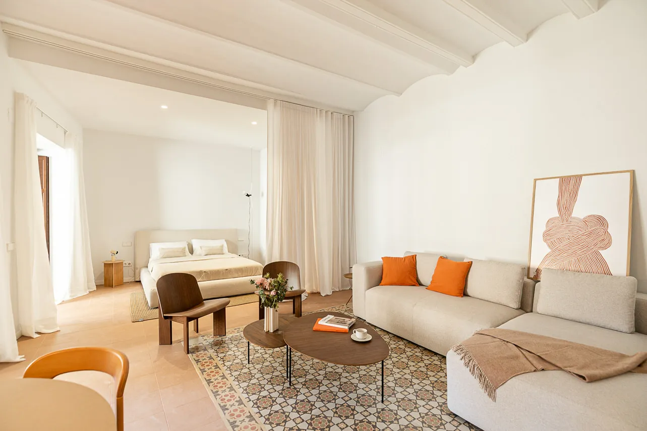 Stylish 50m2 Flat With Dedicated Home Workspace In Barcelona's Central Neighborhood #2