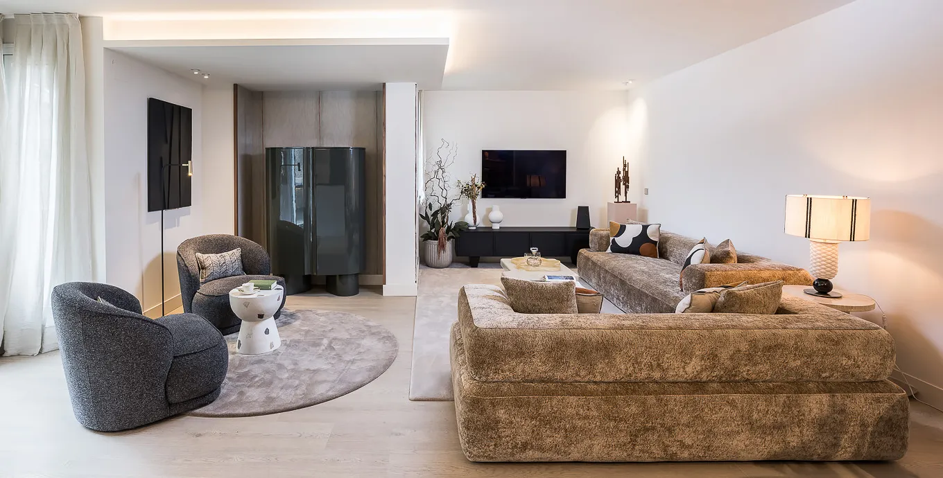 Luxurious Designer 2br Flat In Madrid - 138m2, Dedicated Home Office & Fast Wifi