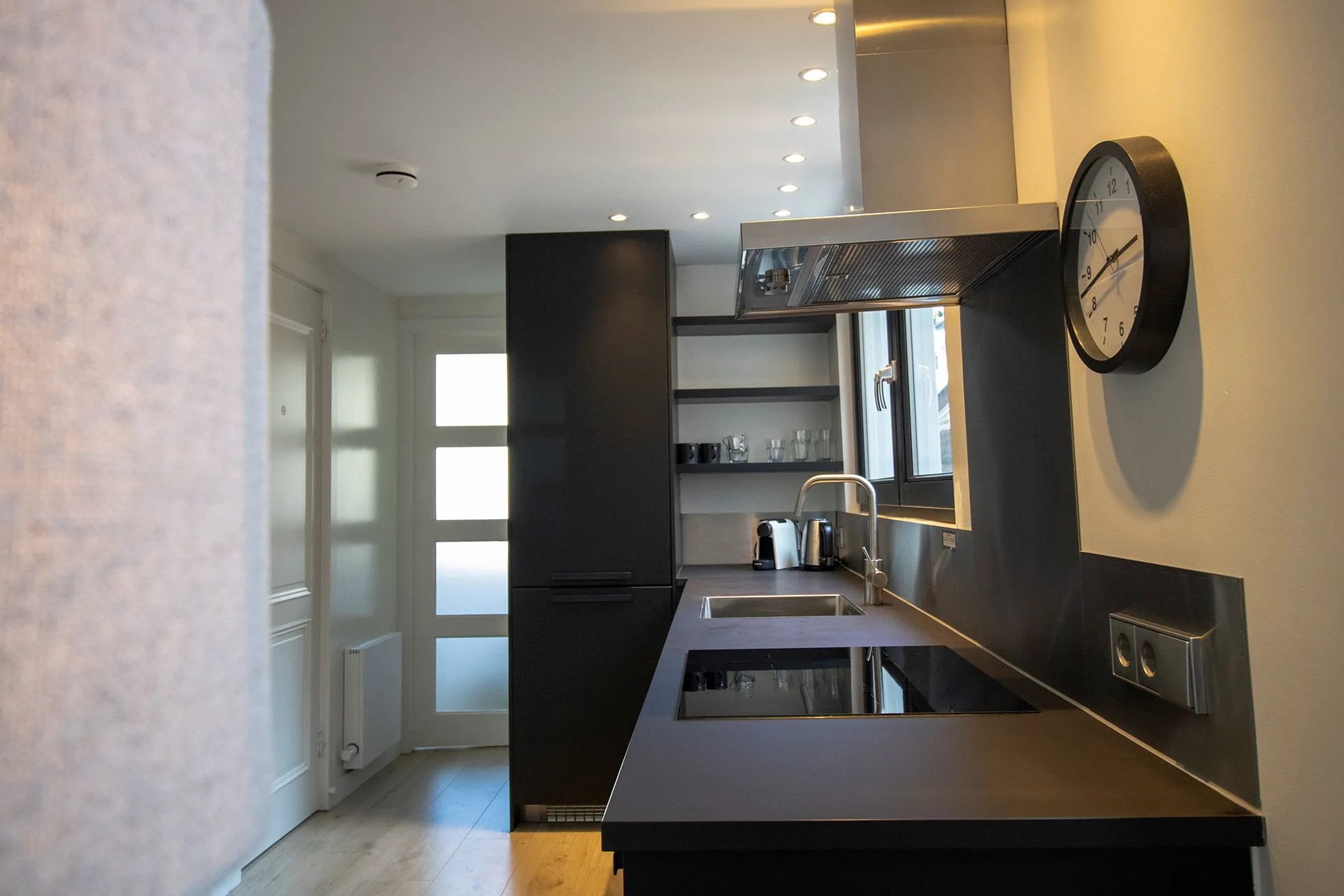 1-Bedroom Furnished Apartment With Canal View, Amsterdam #5