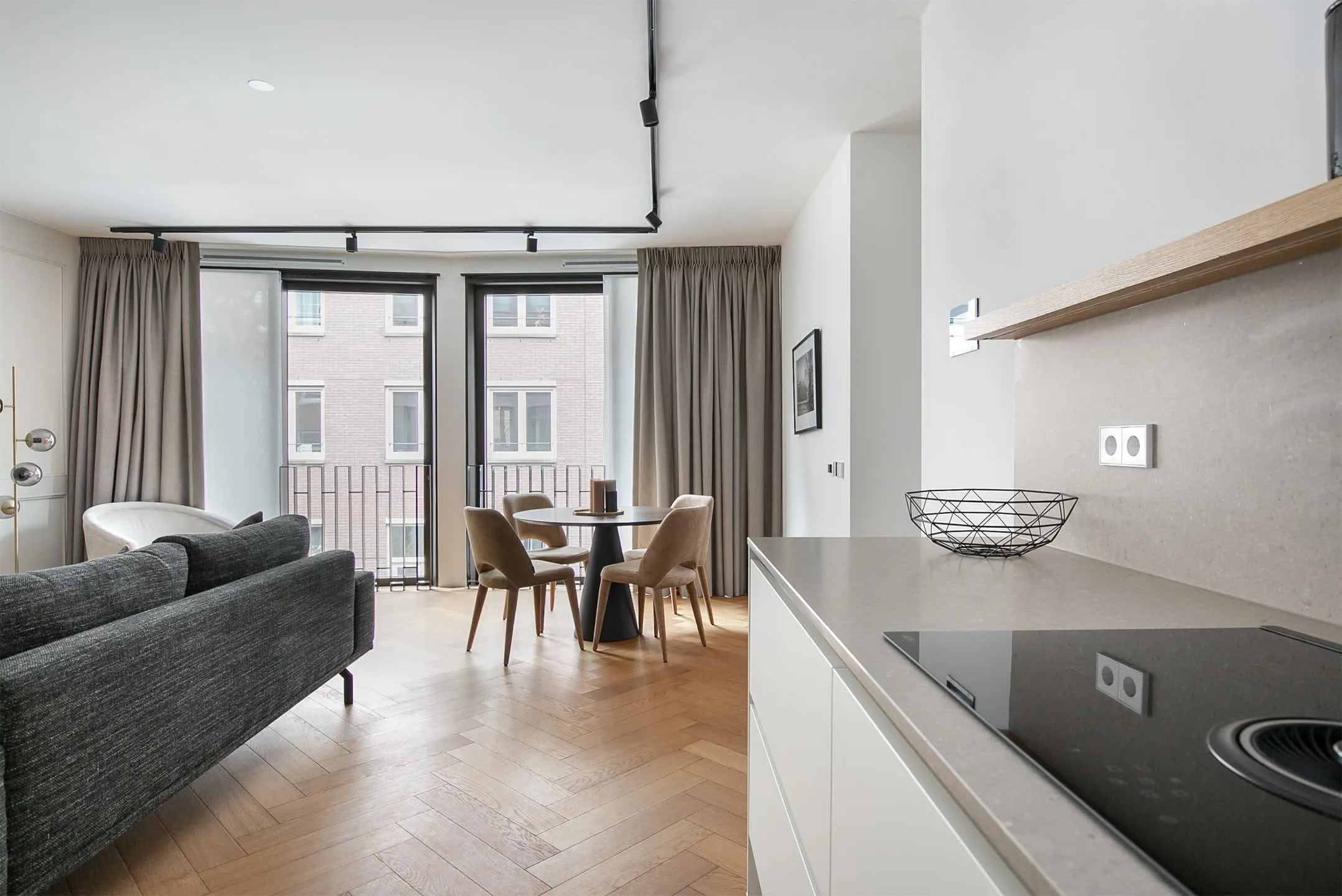 Remote Work-ready Flat: Impressive 1br With 87m2 In De Pijp, Amsterdam #2