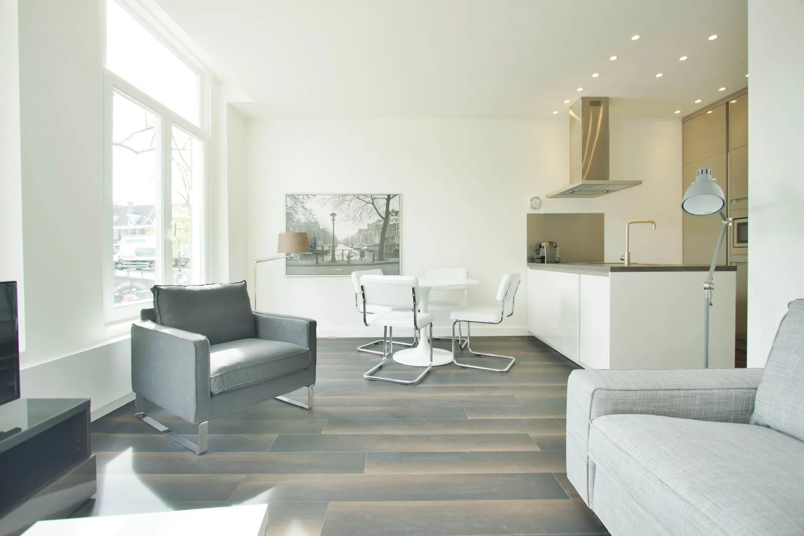 Amsterdam Canal Living in a Modern 1-Bedroom Home #4