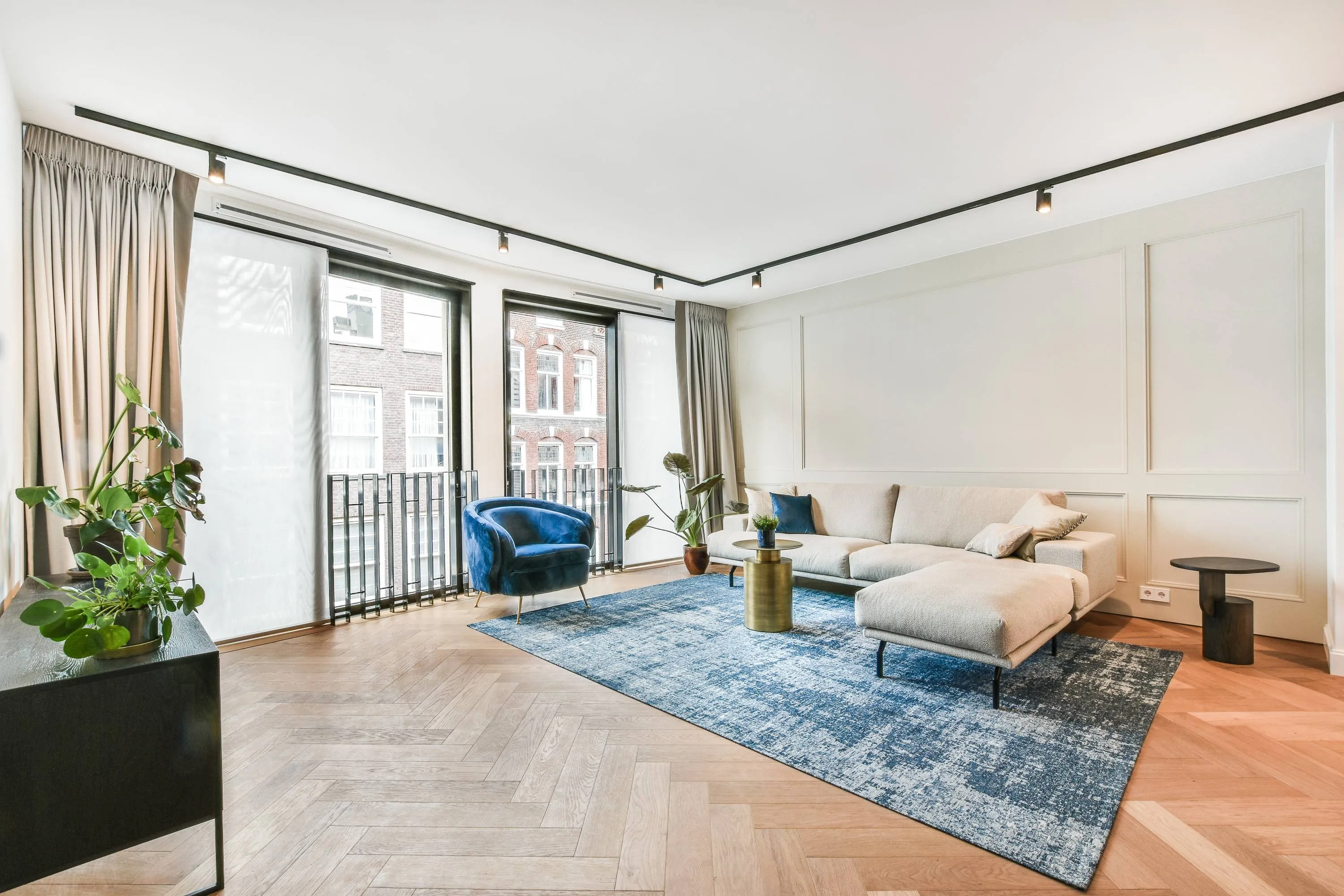Curated De Pijp Flat For Remote Workers: 87sqm Of Spacious Amsterdam Living
