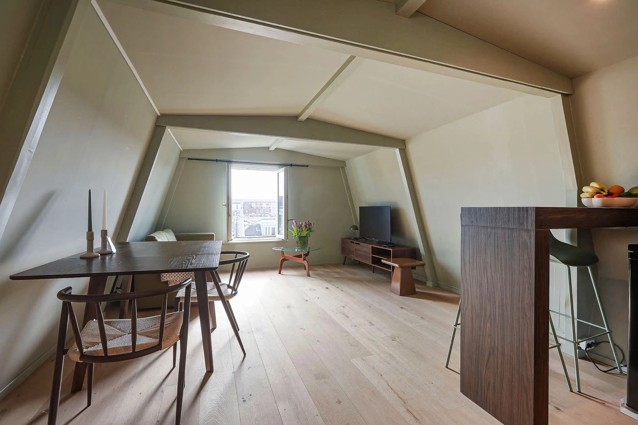 Stylish 1-Bedroom Serviced Apartment in Amsterdam