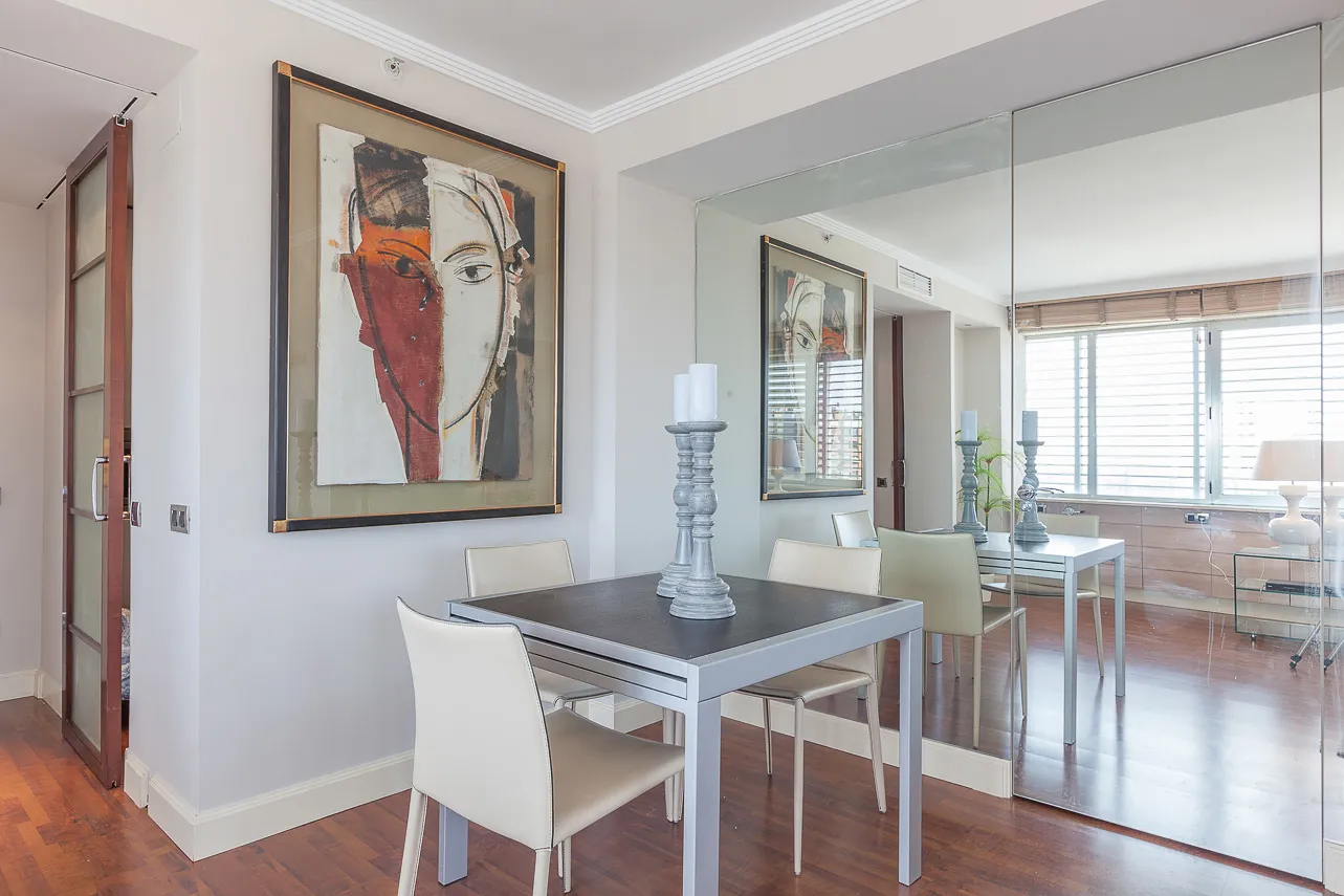 Trendy Madrid Flat With Dedicated Home Office Space For Seamless Remote Work #4