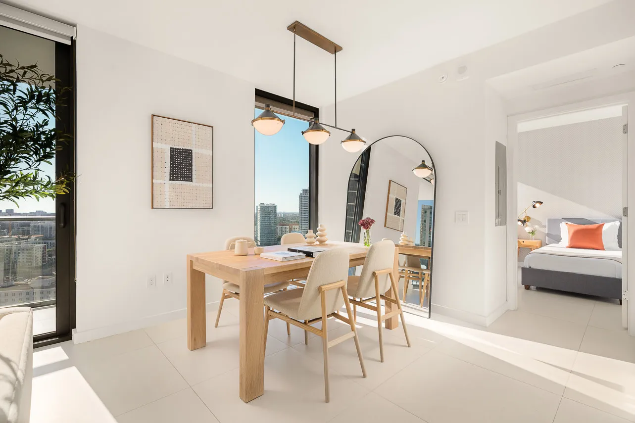 Impressive Miami Flat With Home Office Space For Remote Work #4