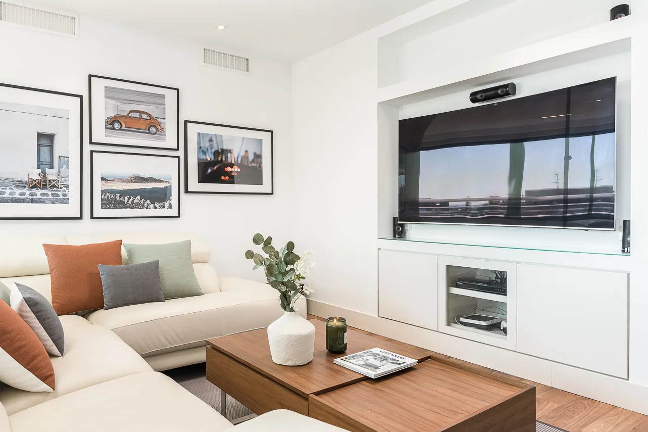 Chic 3-bedroom Flat With Dedicated Home Office In Madrid's Paseo De La Habana #5