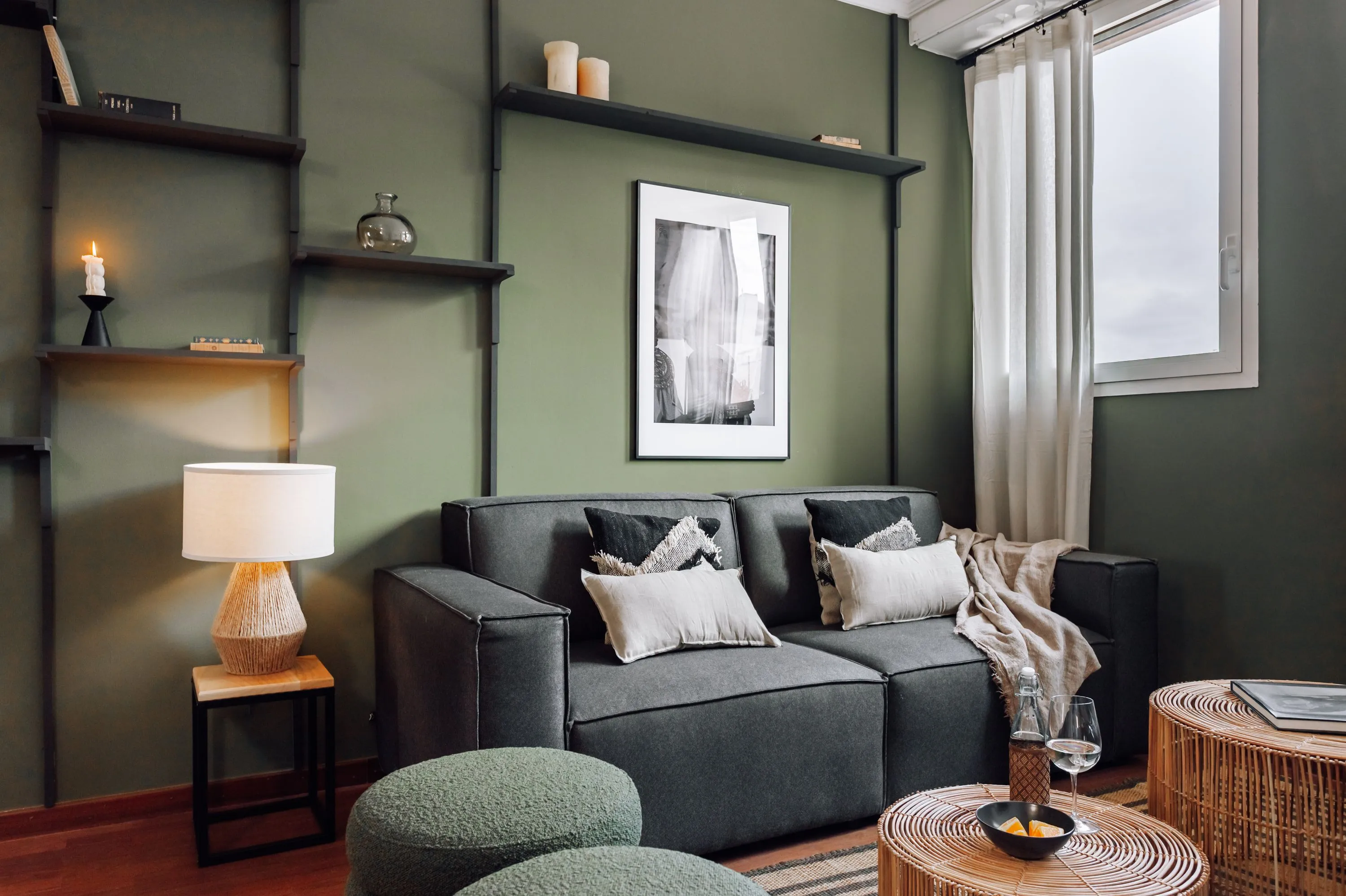 Distinctive Barcelona Flat With Gigabit Internet & Premium Home Office Setup #4
